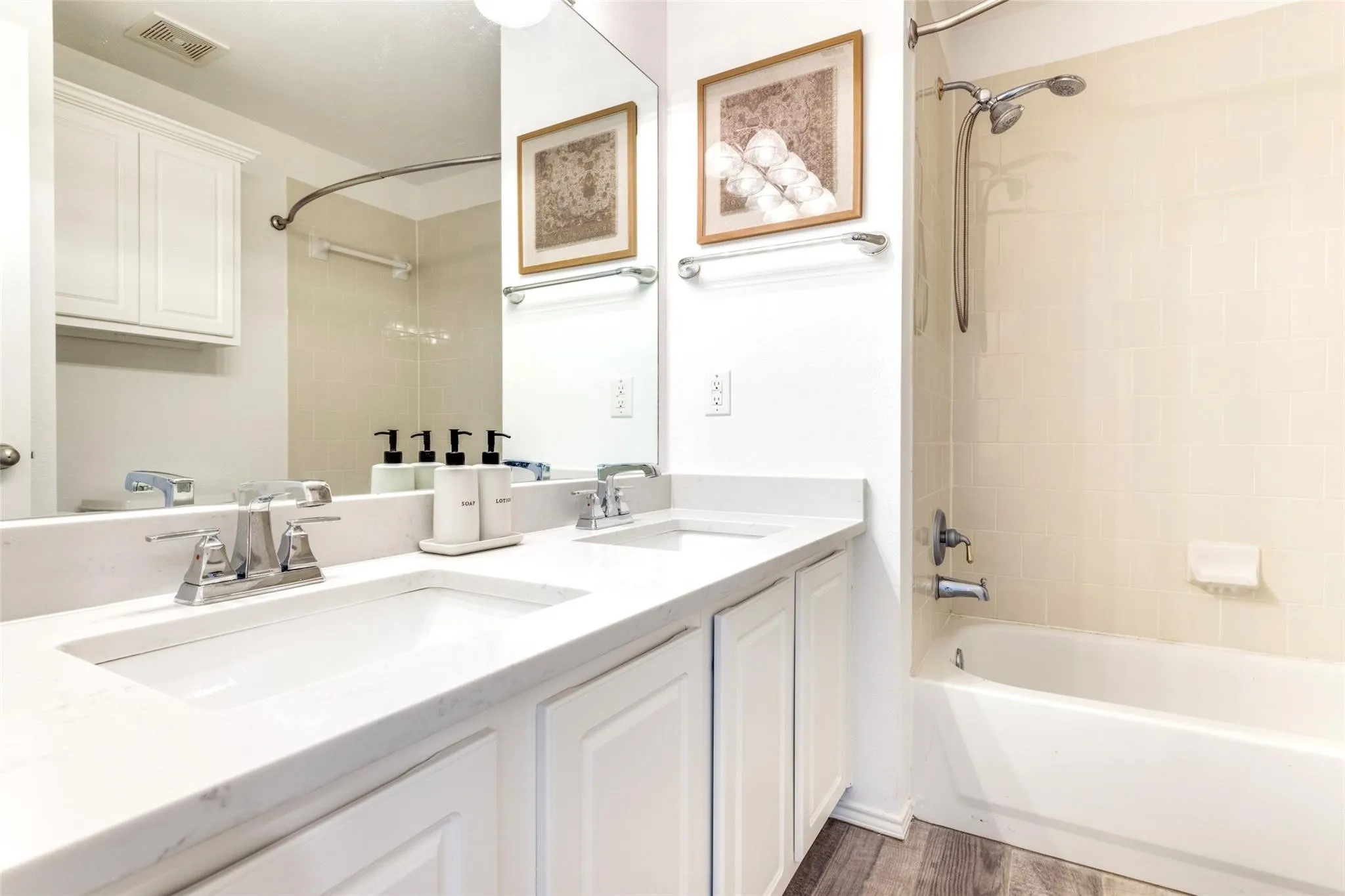Single Family Residence For Rent in Denton County , 11457 La Cantera Trail, Frisco, Texas 75033, 5 Bedroom, 4 Bathroom, 2 Garage spaces, 3,958 Sqft, built in 2004, mls#21407519, Real Estate Agent in Frisco, Homes For Rent in Denton county, Homes For Rent in Frisco, Realtor in Frisco Texas, Real Estate Brokerage Independent Realty Texas, Luminita Cordes Realtor