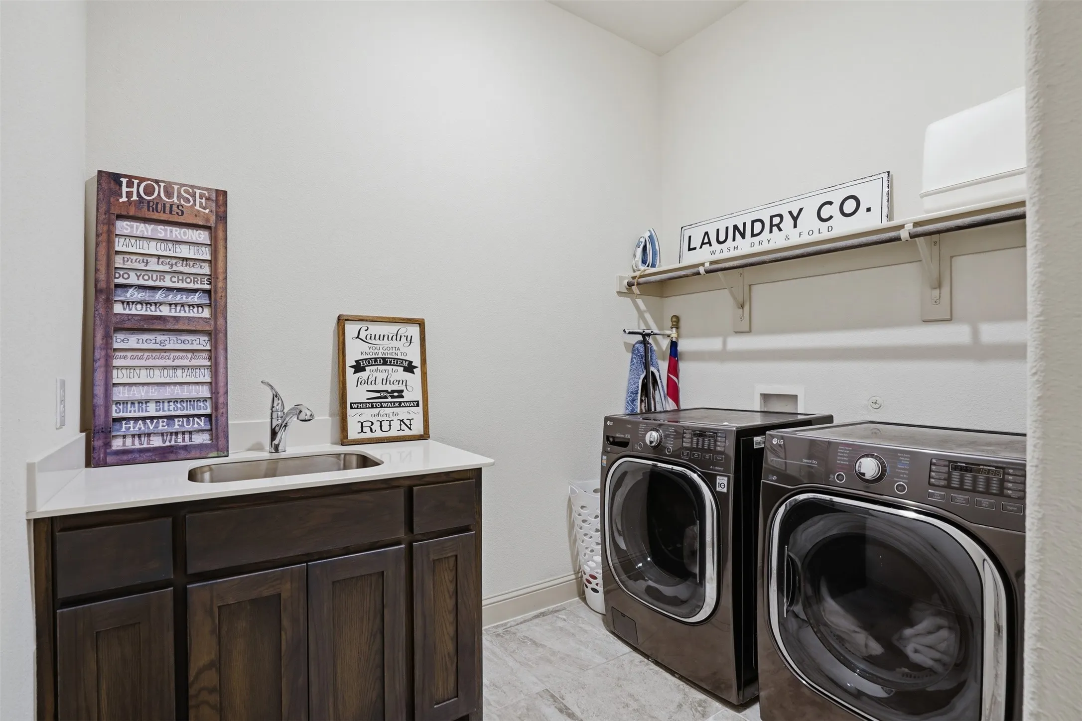 Single Family Residence For Sale in Tarrant County , 12140 Indian Creek Drive, Fort Worth, Texas 76179, 4 Bedroom, 4 Bathroom, 2 Garage spaces, 3,544 Sqft, built in 2019, mls#21407013, Real Estate Agent in Fort Worth, Homes For Sale in Tarrant county, Homes For Sale in Fort Worth, Realtor in Fort Worth Texas, Real Estate Brokerage Independent Realty Texas, Luminita Cordes Realtor