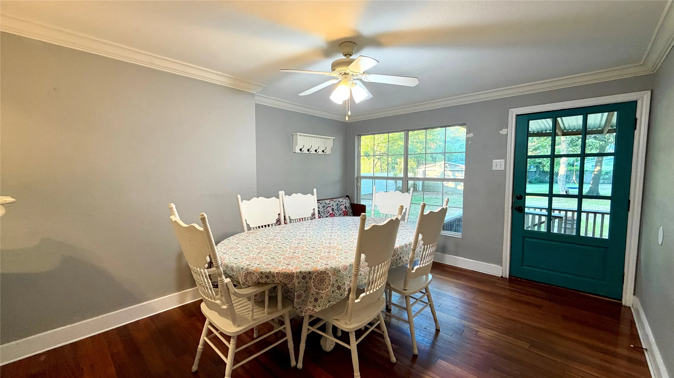 Single Family Residence For Sale in Kaufman County , 313 Elm Drive, Terrell, Texas 75160, 3 Bedroom, 2 Bathroom, 1 Garage spaces, 2,422 Sqft, built in 1940, mls#21405635, Real Estate Agent in Terrell, Homes For Sale in Kaufman county, Homes For Sale in Terrell, Realtor in Terrell Texas, Real Estate Brokerage Independent Realty Texas, Luminita Cordes Realtor