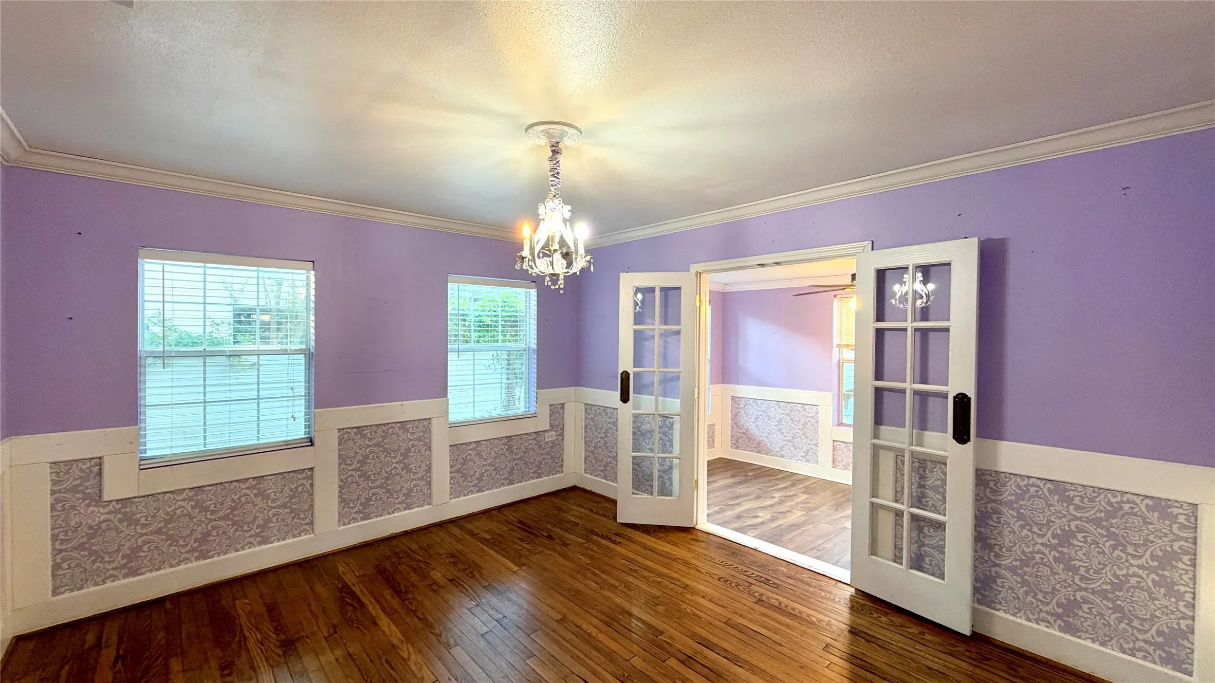 Single Family Residence For Sale in Kaufman County , 313 Elm Drive, Terrell, Texas 75160, 3 Bedroom, 2 Bathroom, 1 Garage spaces, 2,422 Sqft, built in 1940, mls#21405635, Real Estate Agent in Terrell, Homes For Sale in Kaufman county, Homes For Sale in Terrell, Realtor in Terrell Texas, Real Estate Brokerage Independent Realty Texas, Luminita Cordes Realtor