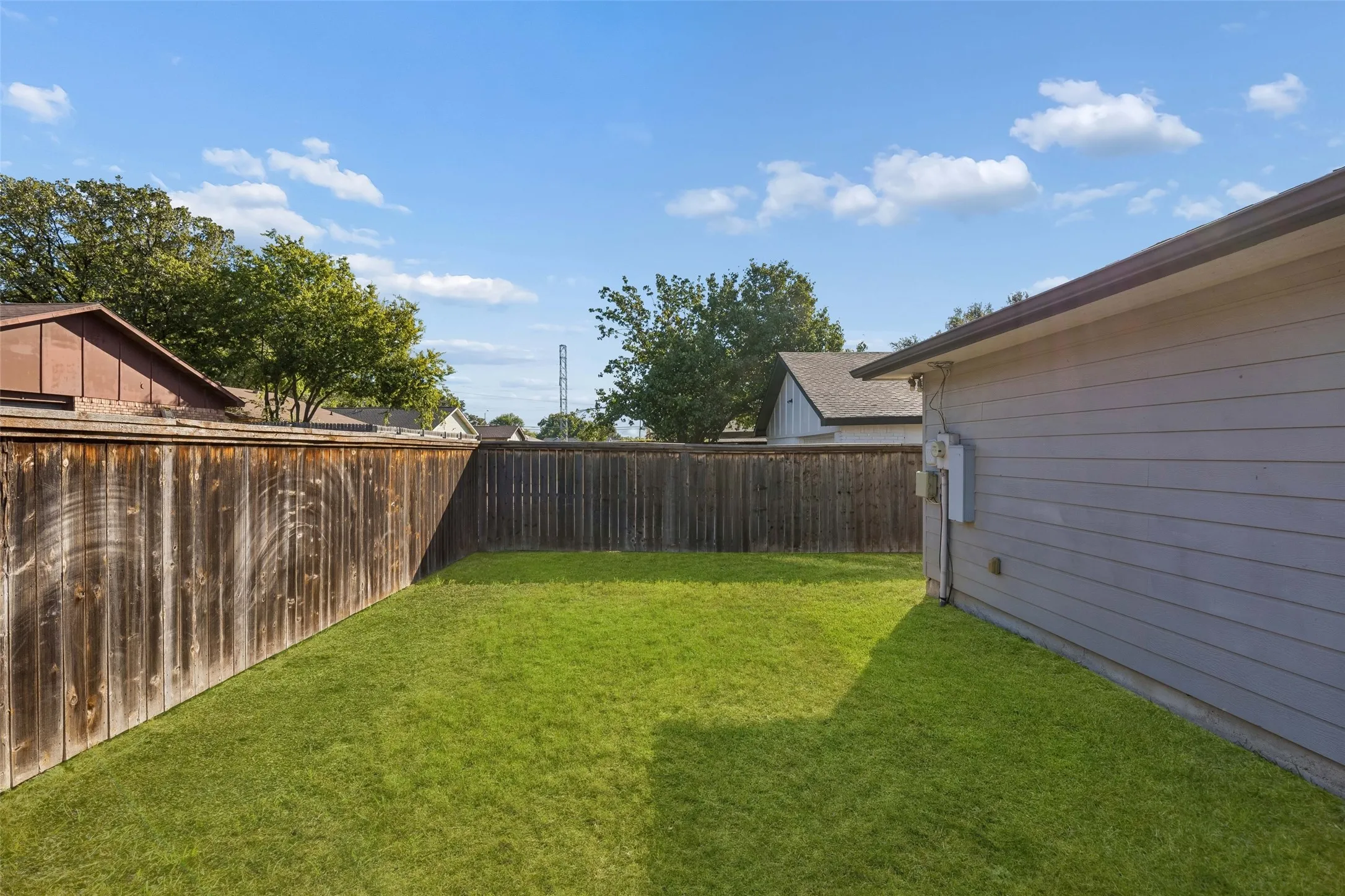 Single Family Residence For Rent in Collin County , 921 Harvest Glen Drive, Plano, Texas 75023, 3 Bedroom, 2 Bathroom, 2 Garage spaces, 1,800 Sqft, built in 1972, mls#21407145, Real Estate Agent in Plano, Homes For Rent in Collin county, Homes For Rent in Plano, Realtor in Plano Texas, Real Estate Brokerage Independent Realty Texas, Luminita Cordes Realtor
