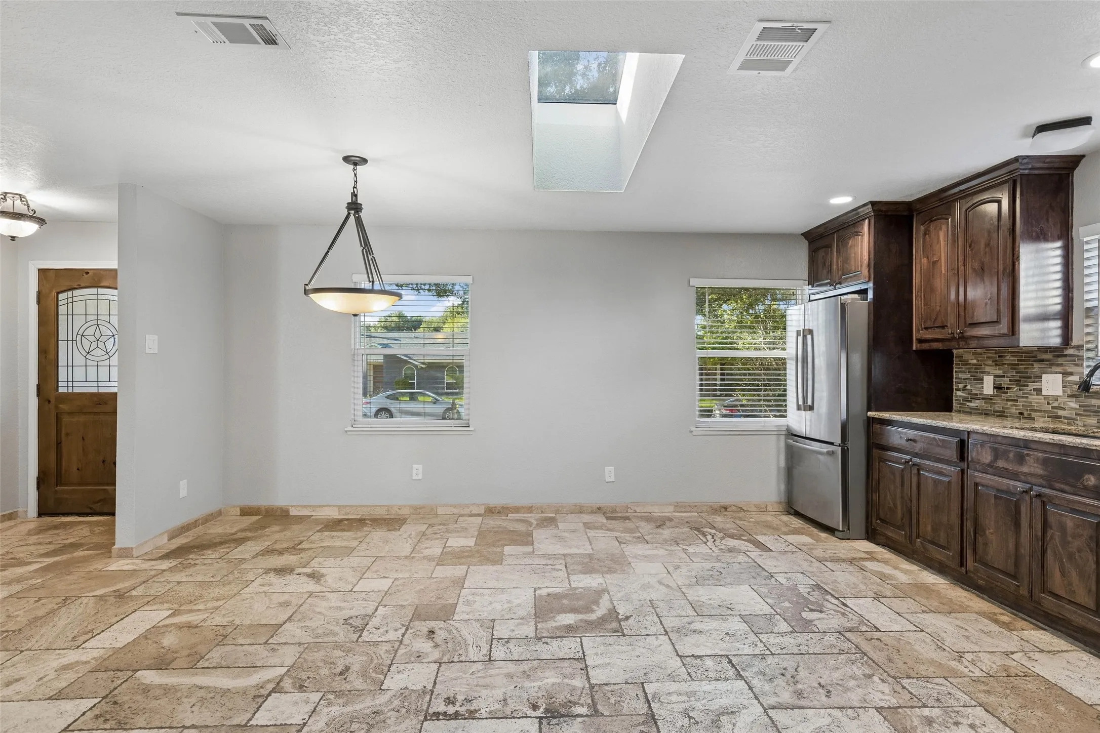Single Family Residence For Rent in Collin County , 921 Harvest Glen Drive, Plano, Texas 75023, 3 Bedroom, 2 Bathroom, 2 Garage spaces, 1,800 Sqft, built in 1972, mls#21407145, Real Estate Agent in Plano, Homes For Rent in Collin county, Homes For Rent in Plano, Realtor in Plano Texas, Real Estate Brokerage Independent Realty Texas, Luminita Cordes Realtor