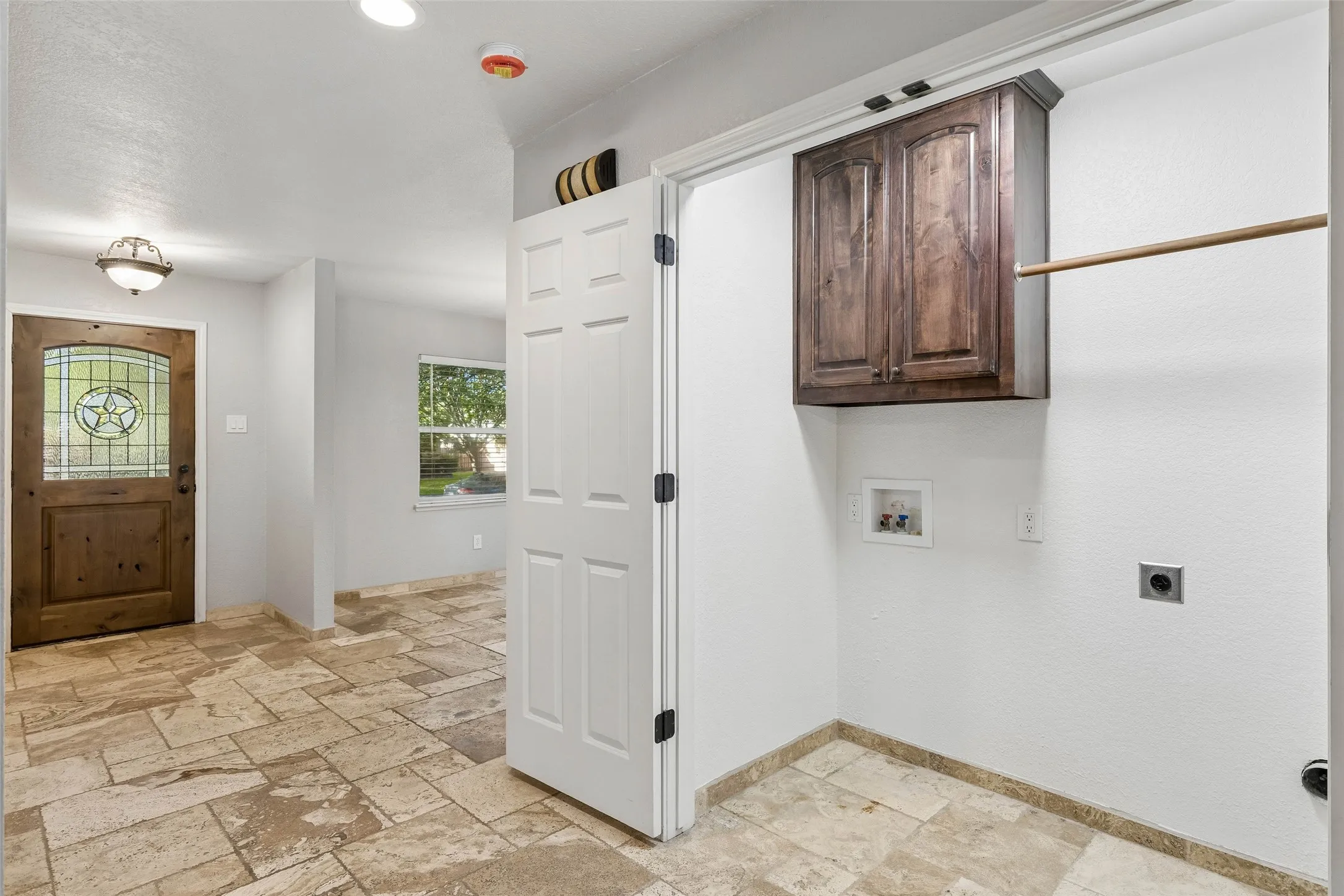 Single Family Residence For Rent in Collin County , 921 Harvest Glen Drive, Plano, Texas 75023, 3 Bedroom, 2 Bathroom, 2 Garage spaces, 1,800 Sqft, built in 1972, mls#21407145, Real Estate Agent in Plano, Homes For Rent in Collin county, Homes For Rent in Plano, Realtor in Plano Texas, Real Estate Brokerage Independent Realty Texas, Luminita Cordes Realtor