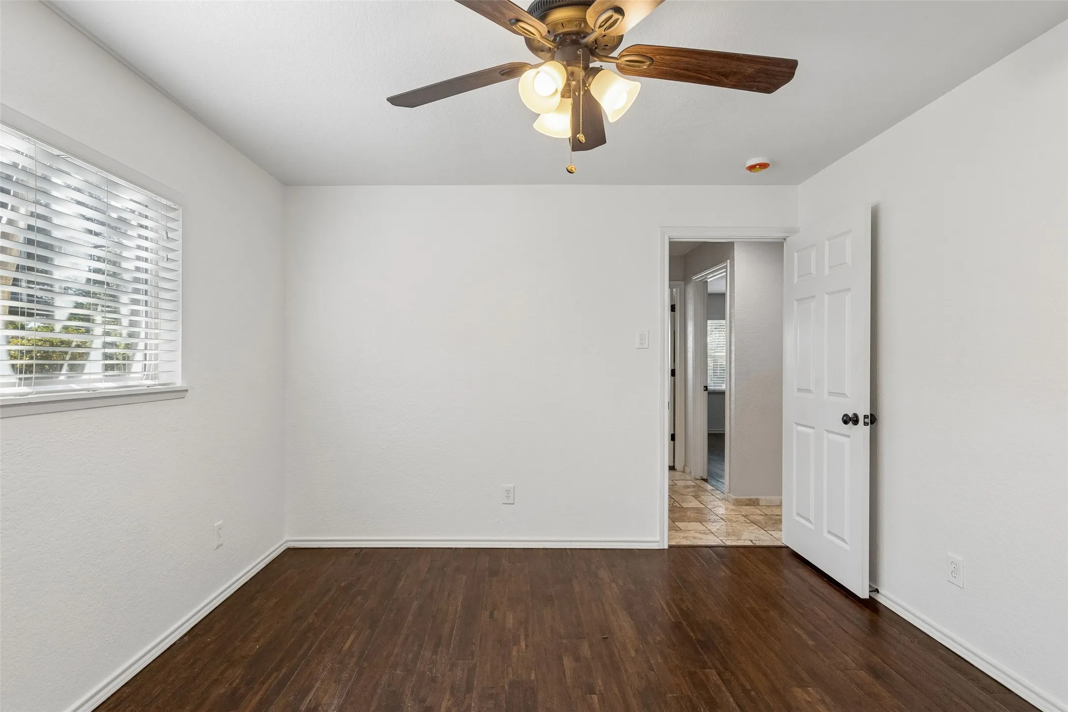 Single Family Residence For Rent in Collin County , 921 Harvest Glen Drive, Plano, Texas 75023, 3 Bedroom, 2 Bathroom, 2 Garage spaces, 1,800 Sqft, built in 1972, mls#21407145, Real Estate Agent in Plano, Homes For Rent in Collin county, Homes For Rent in Plano, Realtor in Plano Texas, Real Estate Brokerage Independent Realty Texas, Luminita Cordes Realtor