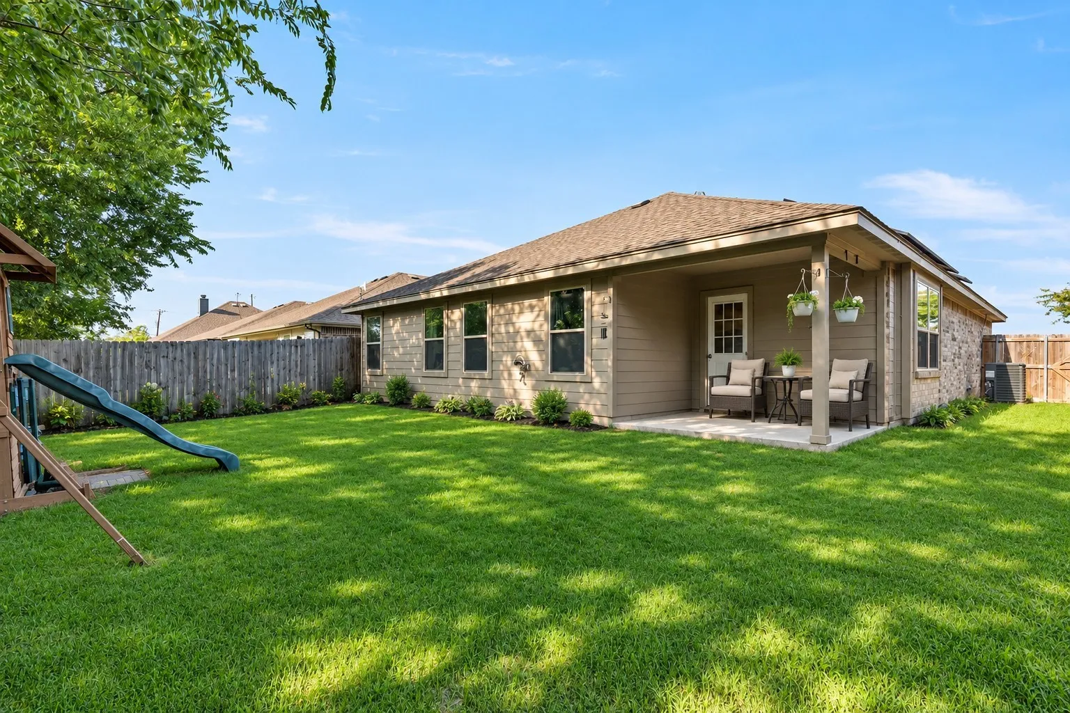 Single Family Residence For Sale in Hill County , 206 Hubbard Street, Hillsboro, Texas 76645, 3 Bedroom, 2 Bathroom, 2 Garage spaces, 1,620 Sqft, built in 2020, mls#21404561, Real Estate Agent in Hillsboro, Homes For Sale in Hill county, Homes For Sale in Hillsboro, Realtor in Hillsboro Texas, Real Estate Brokerage Independent Realty Texas, Luminita Cordes Realtor