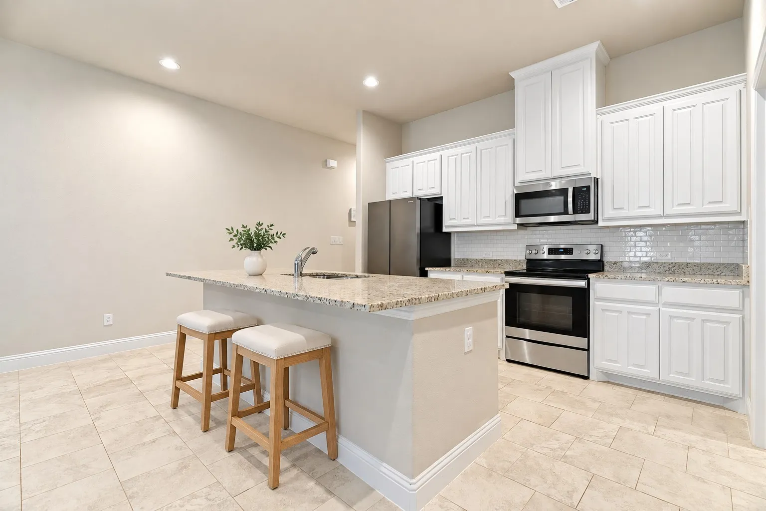 Single Family Residence For Sale in Hill County , 206 Hubbard Street, Hillsboro, Texas 76645, 3 Bedroom, 2 Bathroom, 2 Garage spaces, 1,620 Sqft, built in 2020, mls#21404561, Real Estate Agent in Hillsboro, Homes For Sale in Hill county, Homes For Sale in Hillsboro, Realtor in Hillsboro Texas, Real Estate Brokerage Independent Realty Texas, Luminita Cordes Realtor