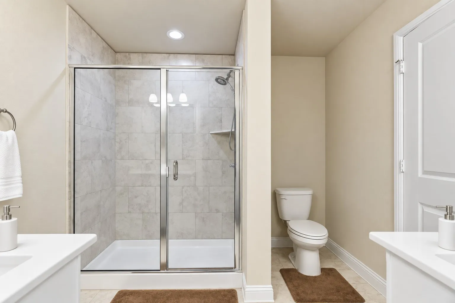 Single Family Residence For Sale in Hill County , 206 Hubbard Street, Hillsboro, Texas 76645, 3 Bedroom, 2 Bathroom, 2 Garage spaces, 1,620 Sqft, built in 2020, mls#21404561, Real Estate Agent in Hillsboro, Homes For Sale in Hill county, Homes For Sale in Hillsboro, Realtor in Hillsboro Texas, Real Estate Brokerage Independent Realty Texas, Luminita Cordes Realtor