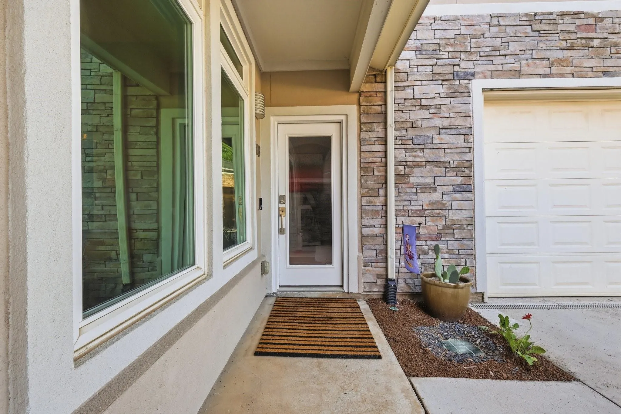 3 bedrooms, office area, loft, balcony, game room, pool & quiet & private back yard.
