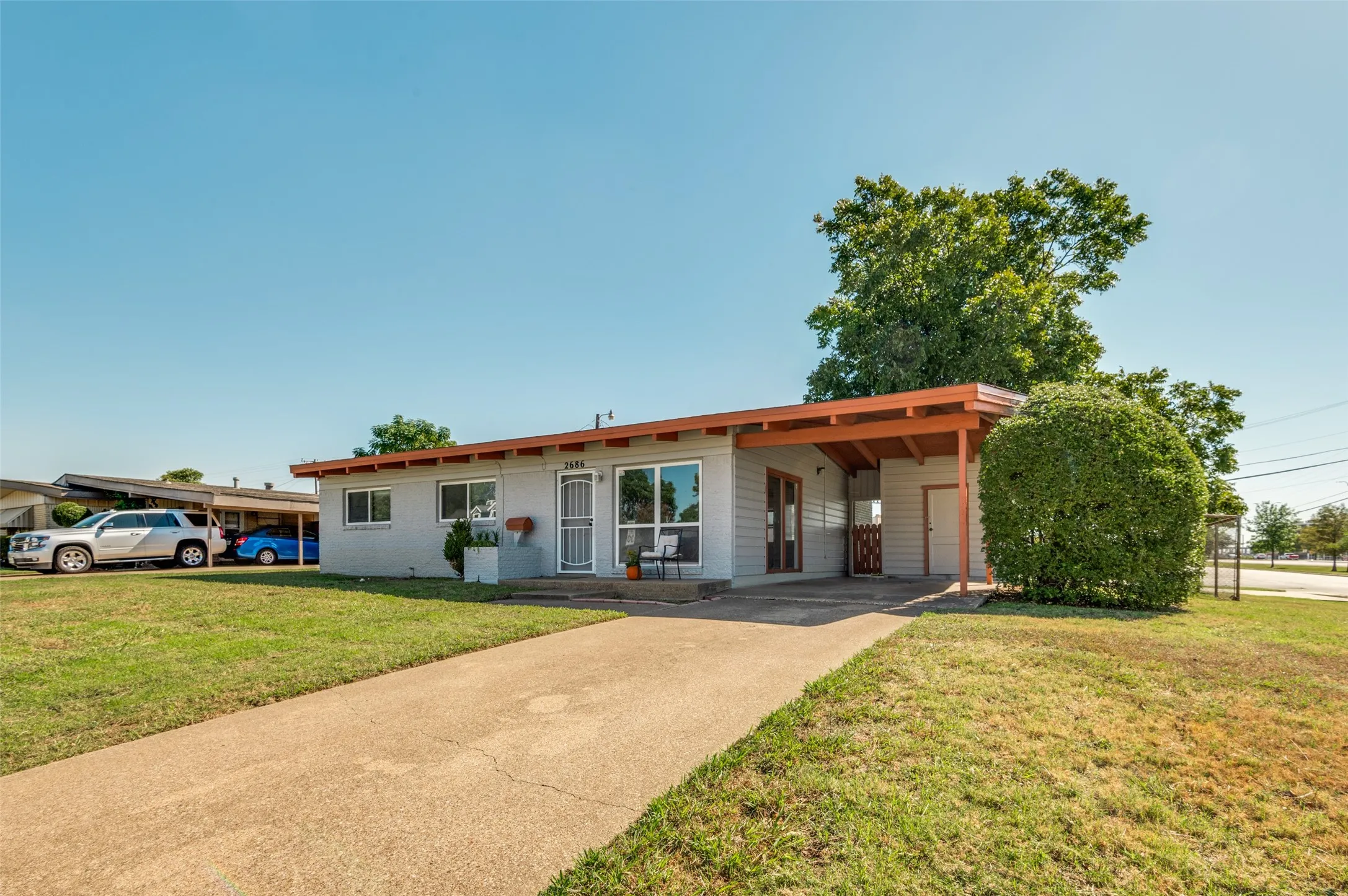 Single Family Residence For Sale in Dallas County , 2686 Roger Williams Drive, Irving, Texas 75061, 4 Bedroom, 2 Bathroom, 1 Garage spaces, 1,883 Sqft, built in 1956, mls#21406200, Real Estate Agent in Irving, Homes For Sale in Dallas county, Homes For Sale in Irving, Realtor in Irving Texas, Real Estate Brokerage Independent Realty Texas, Luminita Cordes Realtor