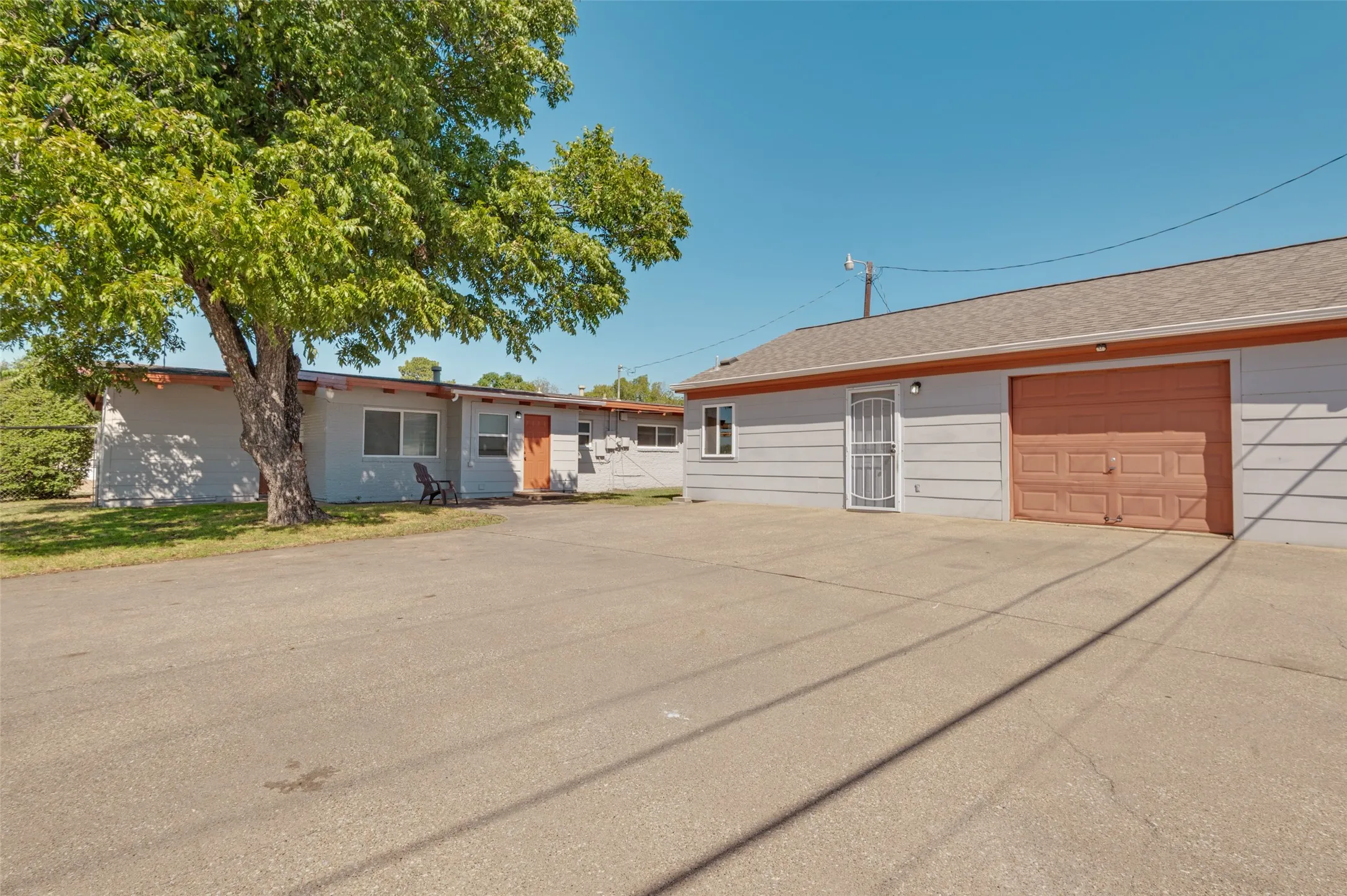 Single Family Residence For Sale in Dallas County , 2686 Roger Williams Drive, Irving, Texas 75061, 4 Bedroom, 2 Bathroom, 1 Garage spaces, 1,883 Sqft, built in 1956, mls#21406200, Real Estate Agent in Irving, Homes For Sale in Dallas county, Homes For Sale in Irving, Realtor in Irving Texas, Real Estate Brokerage Independent Realty Texas, Luminita Cordes Realtor