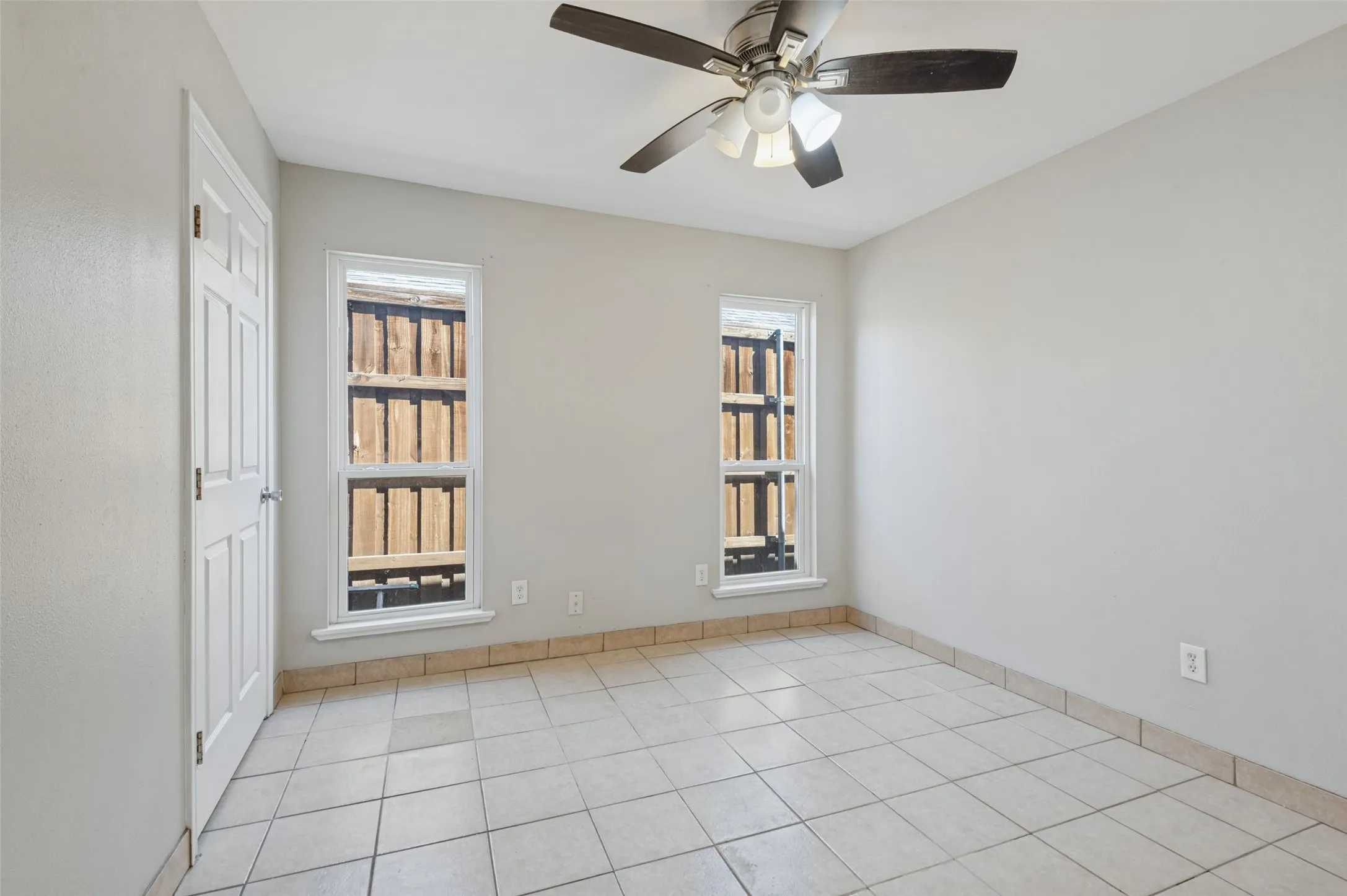 Single Family Residence For Sale in Dallas County , 2686 Roger Williams Drive, Irving, Texas 75061, 4 Bedroom, 2 Bathroom, 1 Garage spaces, 1,883 Sqft, built in 1956, mls#21406200, Real Estate Agent in Irving, Homes For Sale in Dallas county, Homes For Sale in Irving, Realtor in Irving Texas, Real Estate Brokerage Independent Realty Texas, Luminita Cordes Realtor