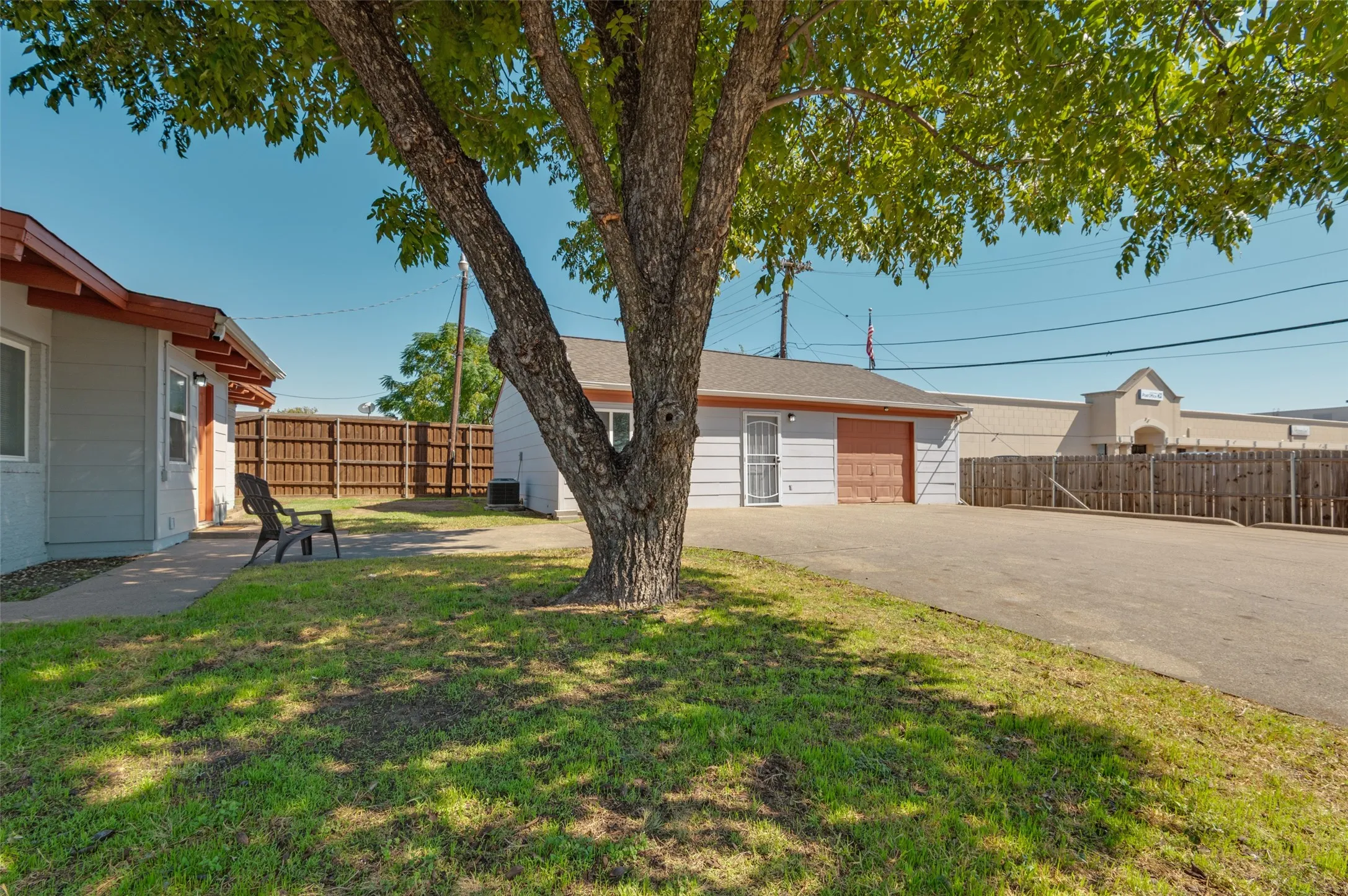 Single Family Residence For Sale in Dallas County , 2686 Roger Williams Drive, Irving, Texas 75061, 4 Bedroom, 2 Bathroom, 1 Garage spaces, 1,883 Sqft, built in 1956, mls#21406200, Real Estate Agent in Irving, Homes For Sale in Dallas county, Homes For Sale in Irving, Realtor in Irving Texas, Real Estate Brokerage Independent Realty Texas, Luminita Cordes Realtor
