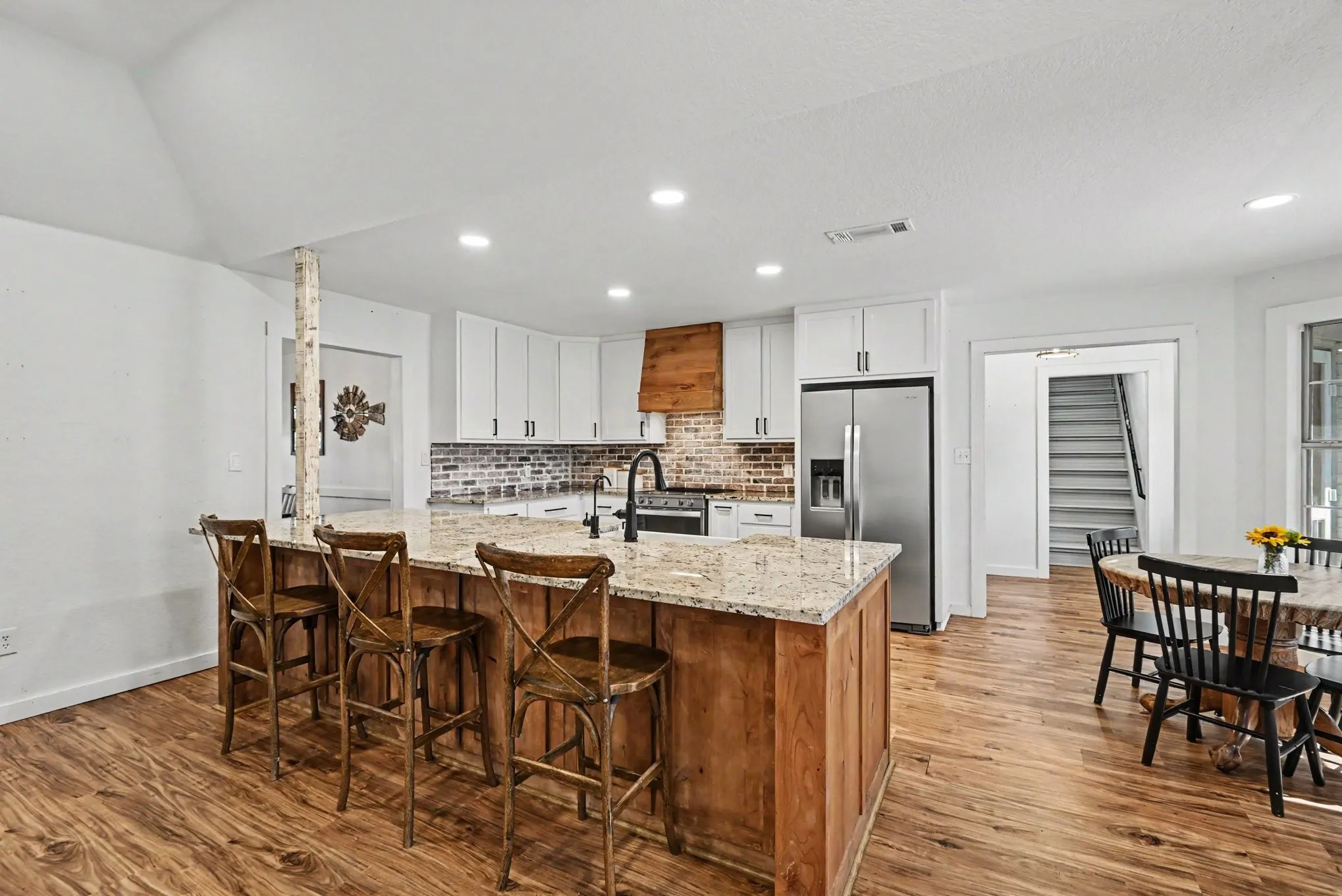 Single Family Residence For Sale in Wise County , 152 Angus Court, Paradise, Texas 76073, 4 Bedroom, 4 Bathroom, 2 Garage spaces, 3,276 Sqft, built in 1999, mls#21392144, Real Estate Agent in Paradise, Homes For Sale in Wise county, Homes For Sale in Paradise, Realtor in Paradise Texas, Real Estate Brokerage Independent Realty Texas, Luminita Cordes Realtor