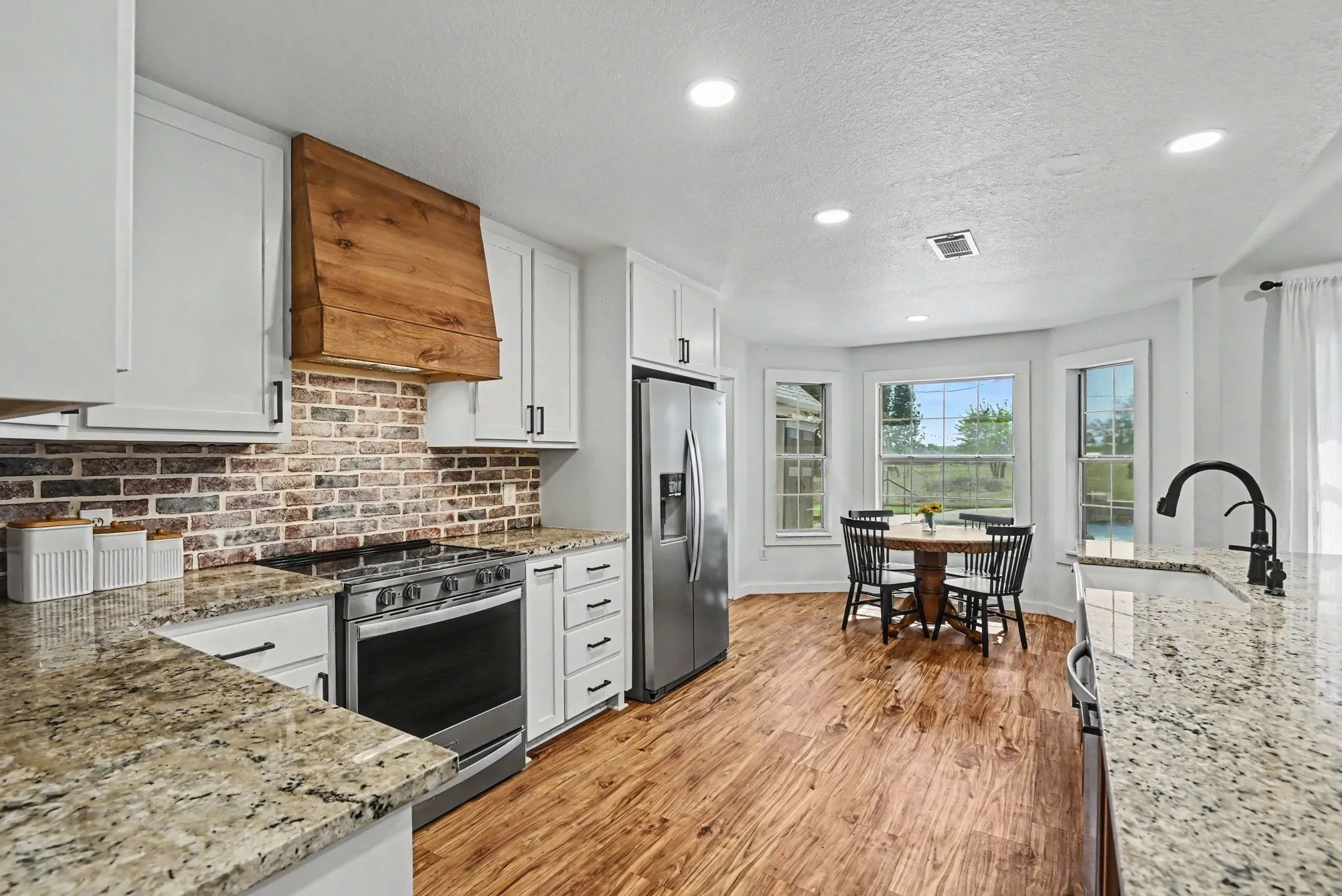 Single Family Residence For Sale in Wise County , 152 Angus Court, Paradise, Texas 76073, 4 Bedroom, 4 Bathroom, 2 Garage spaces, 3,276 Sqft, built in 1999, mls#21392144, Real Estate Agent in Paradise, Homes For Sale in Wise county, Homes For Sale in Paradise, Realtor in Paradise Texas, Real Estate Brokerage Independent Realty Texas, Luminita Cordes Realtor