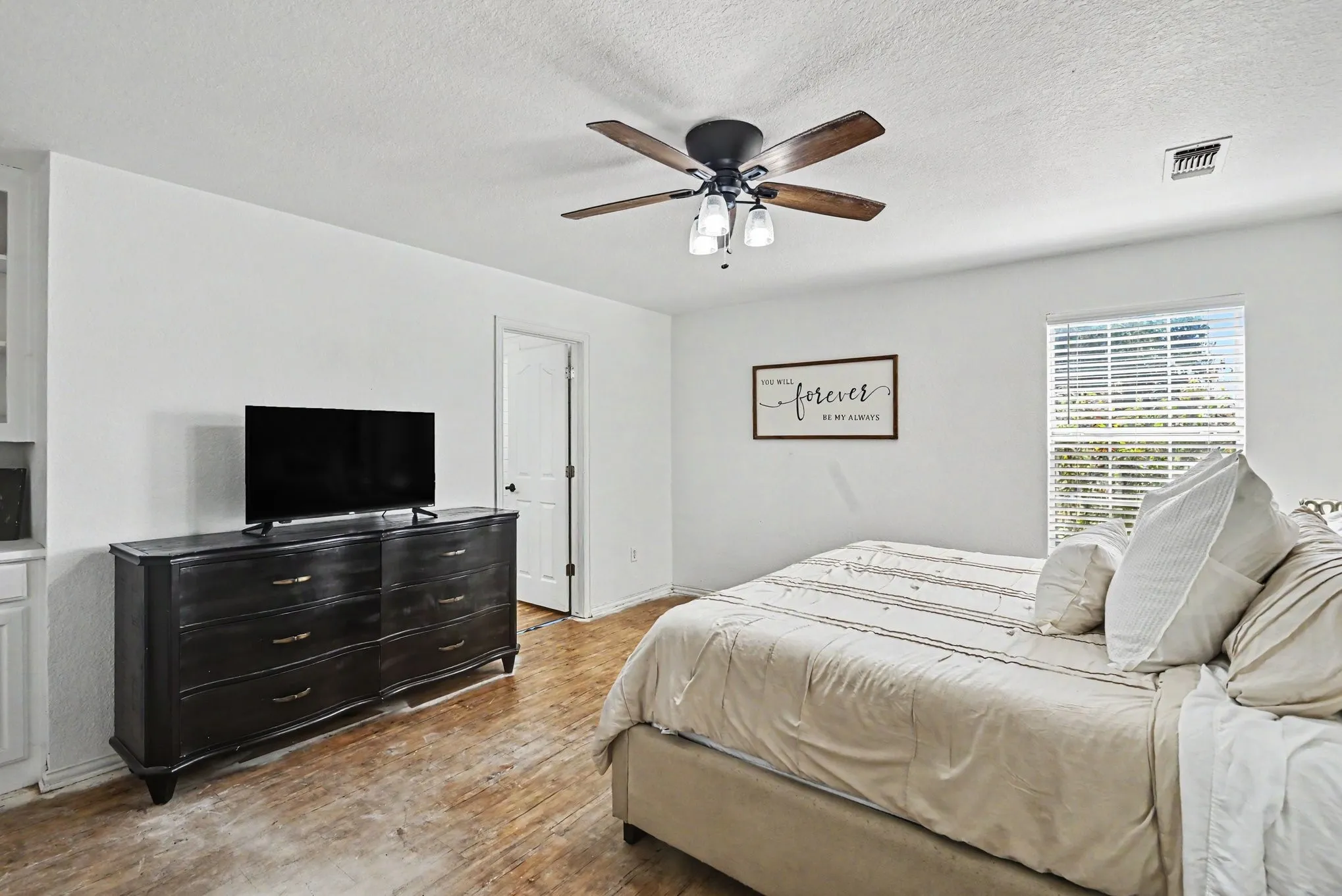 Single Family Residence For Sale in Wise County , 152 Angus Court, Paradise, Texas 76073, 4 Bedroom, 4 Bathroom, 2 Garage spaces, 3,276 Sqft, built in 1999, mls#21392144, Real Estate Agent in Paradise, Homes For Sale in Wise county, Homes For Sale in Paradise, Realtor in Paradise Texas, Real Estate Brokerage Independent Realty Texas, Luminita Cordes Realtor