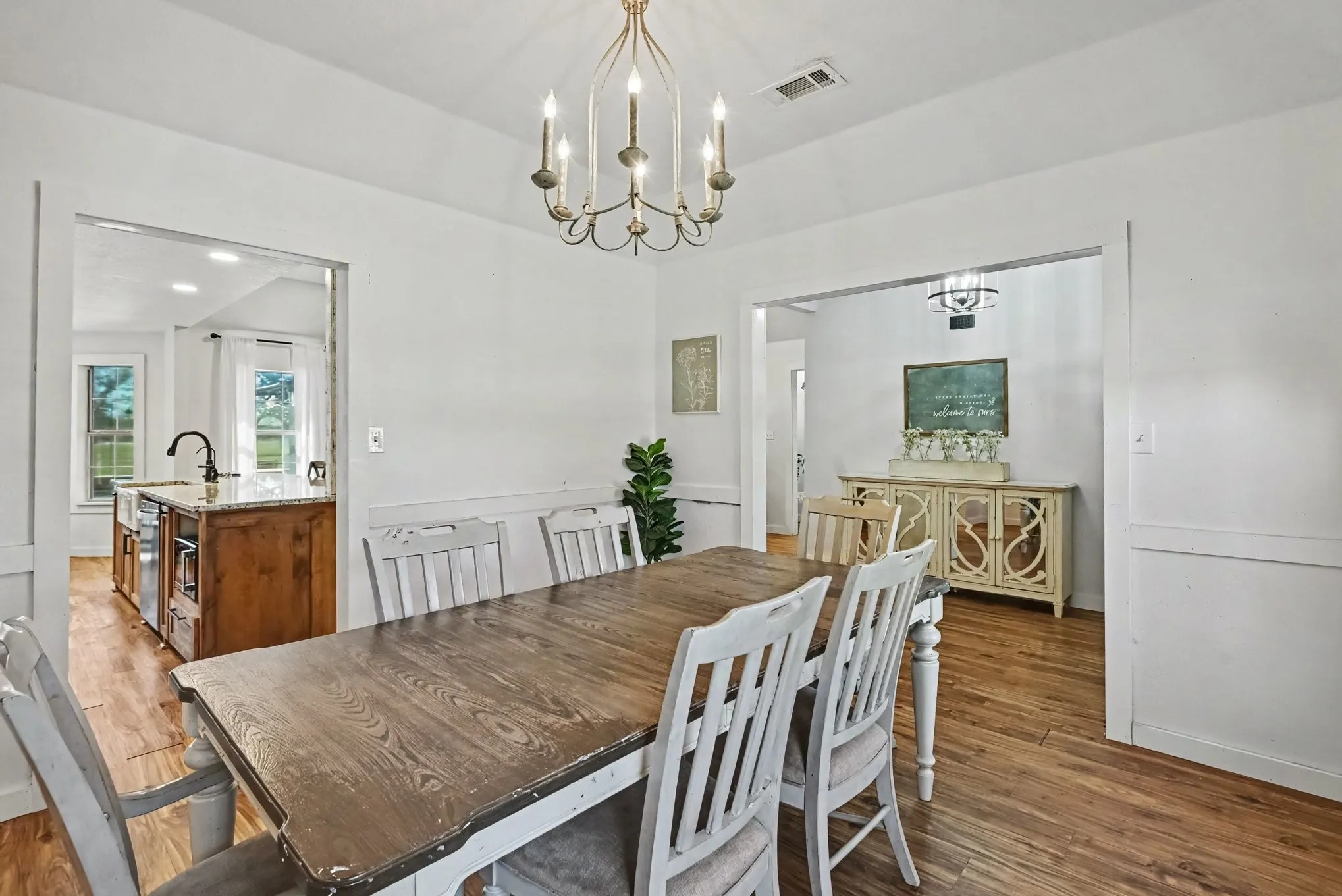 Single Family Residence For Sale in Wise County , 152 Angus Court, Paradise, Texas 76073, 4 Bedroom, 4 Bathroom, 2 Garage spaces, 3,276 Sqft, built in 1999, mls#21392144, Real Estate Agent in Paradise, Homes For Sale in Wise county, Homes For Sale in Paradise, Realtor in Paradise Texas, Real Estate Brokerage Independent Realty Texas, Luminita Cordes Realtor
