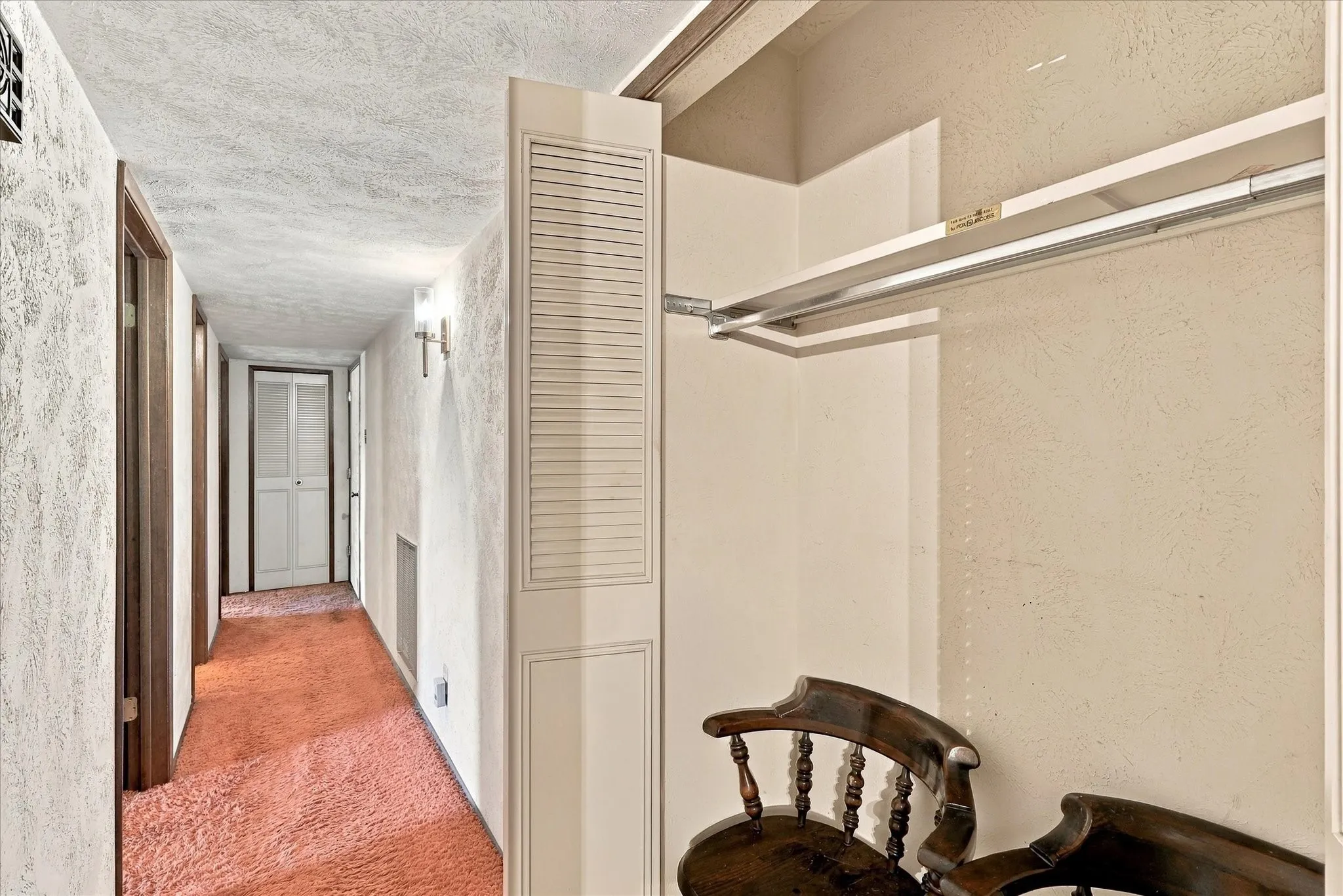 Single Family Residence For Sale in Dallas County , 738 Timberdale Street, Grand Prairie, Texas 75052, 3 Bedroom, 2 Bathroom, 2 Garage spaces, 1,420 Sqft, built in 1976, mls#21407572, Real Estate Agent in Grand Prairie, Homes For Sale in Dallas county, Homes For Sale in Grand Prairie, Realtor in Grand Prairie Texas, Real Estate Brokerage Independent Realty Texas, Luminita Cordes Realtor
