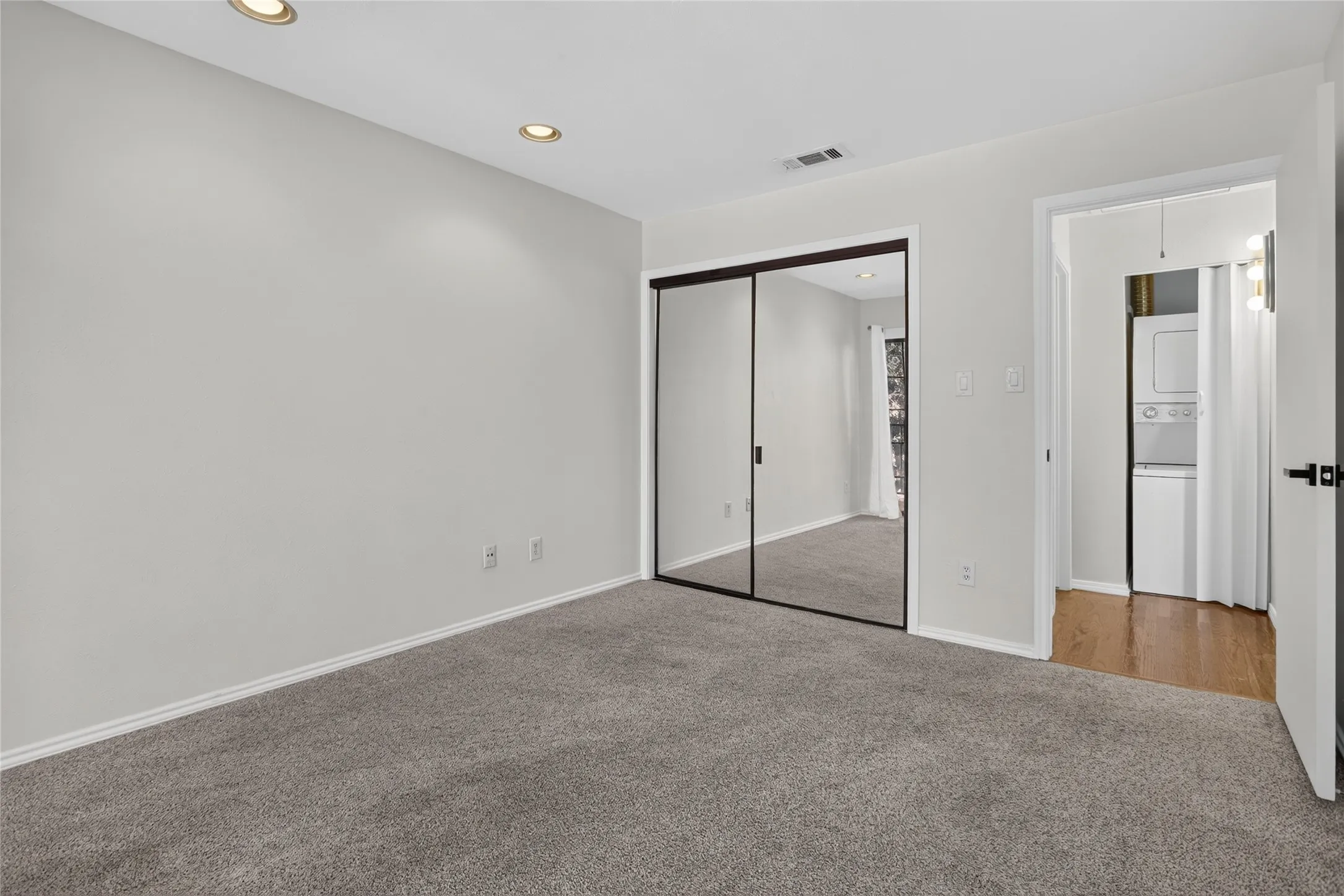 Townhouse For Sale in Dallas County , 5100 Verde Valley Lane 228, Dallas, Texas 75254, 2 Bedroom, 2 Bathroom, Garage spaces, 1,154 Sqft, built in 1982, mls#21407429, Real Estate Agent in Dallas, Homes For Sale in Dallas county, Homes For Sale in Dallas, Realtor in Dallas Texas, Real Estate Brokerage Independent Realty Texas, Luminita Cordes Realtor