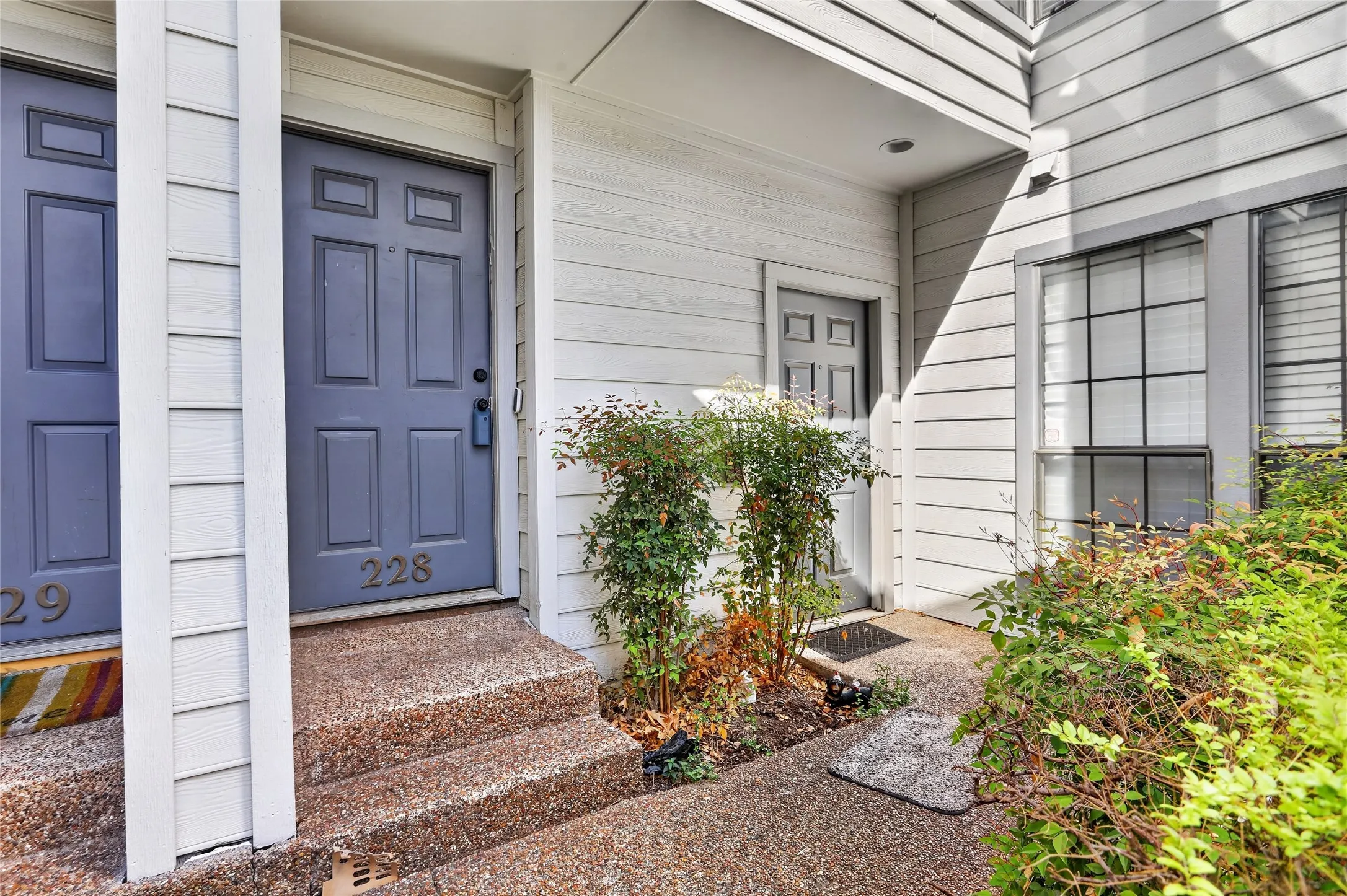Townhouse For Sale in Dallas County , 5100 Verde Valley Lane 228, Dallas, Texas 75254, 2 Bedroom, 2 Bathroom, Garage spaces, 1,154 Sqft, built in 1982, mls#21407429, Real Estate Agent in Dallas, Homes For Sale in Dallas county, Homes For Sale in Dallas, Realtor in Dallas Texas, Real Estate Brokerage Independent Realty Texas, Luminita Cordes Realtor