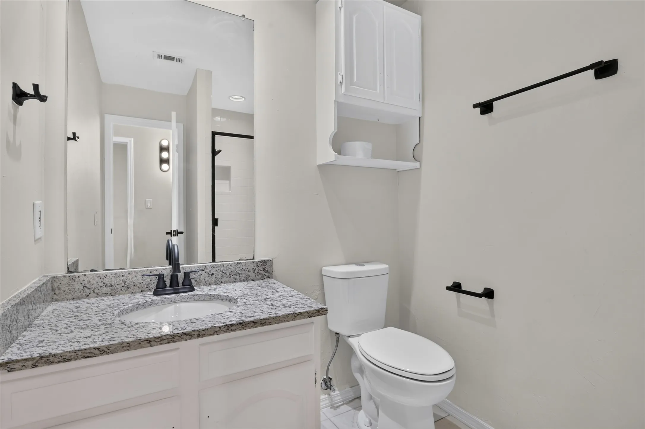 Townhouse For Sale in Dallas County , 5100 Verde Valley Lane 228, Dallas, Texas 75254, 2 Bedroom, 2 Bathroom, Garage spaces, 1,154 Sqft, built in 1982, mls#21407429, Real Estate Agent in Dallas, Homes For Sale in Dallas county, Homes For Sale in Dallas, Realtor in Dallas Texas, Real Estate Brokerage Independent Realty Texas, Luminita Cordes Realtor