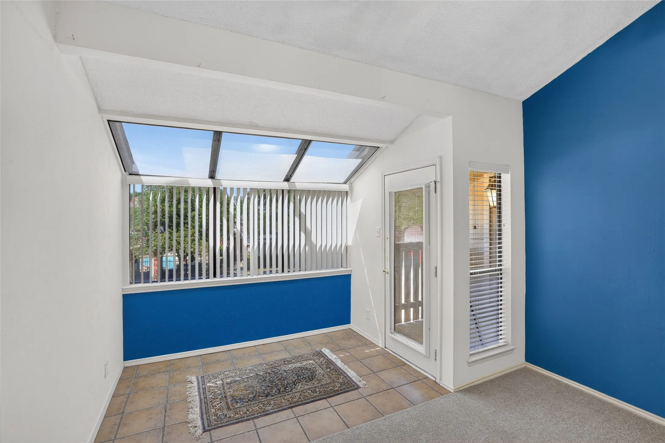 Condominium For Sale in Tarrant County , 2105 Count Fleet Drive 217, Arlington, Texas 76011, 1 Bedroom, 1 Bathroom, Garage spaces, 750 Sqft, built in 1983, mls#21407799, Real Estate Agent in Arlington, Homes For Sale in Tarrant county, Homes For Sale in Arlington, Realtor in Arlington Texas, Real Estate Brokerage Independent Realty Texas, Luminita Cordes Realtor