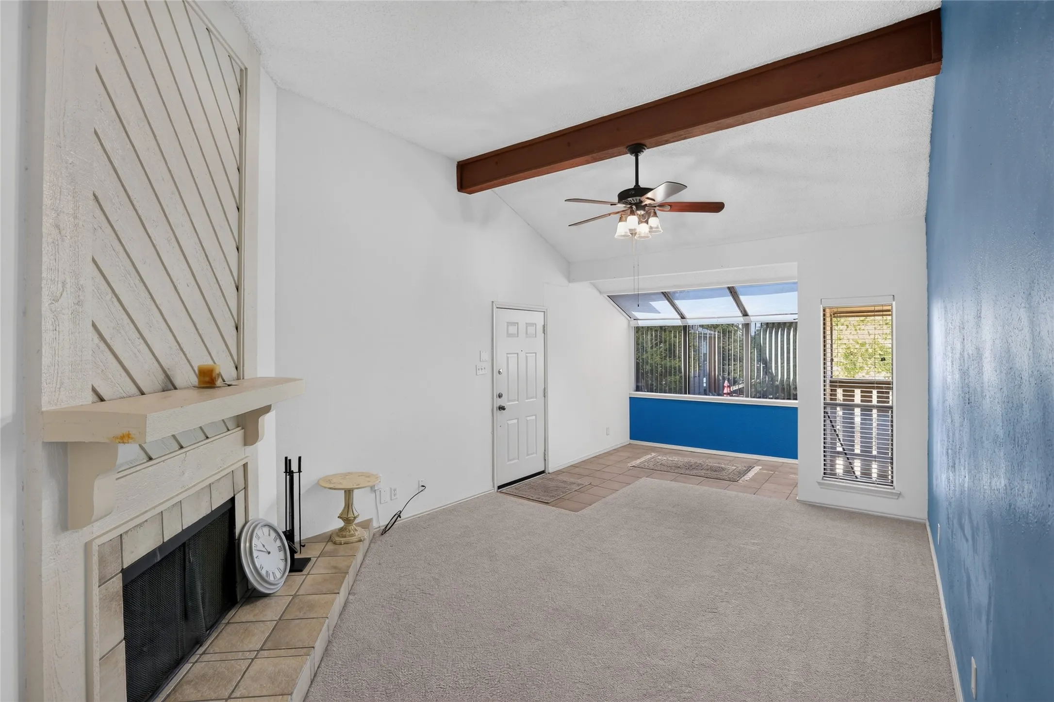 Condominium For Sale in Tarrant County , 2105 Count Fleet Drive 217, Arlington, Texas 76011, 1 Bedroom, 1 Bathroom, Garage spaces, 750 Sqft, built in 1983, mls#21407799, Real Estate Agent in Arlington, Homes For Sale in Tarrant county, Homes For Sale in Arlington, Realtor in Arlington Texas, Real Estate Brokerage Independent Realty Texas, Luminita Cordes Realtor