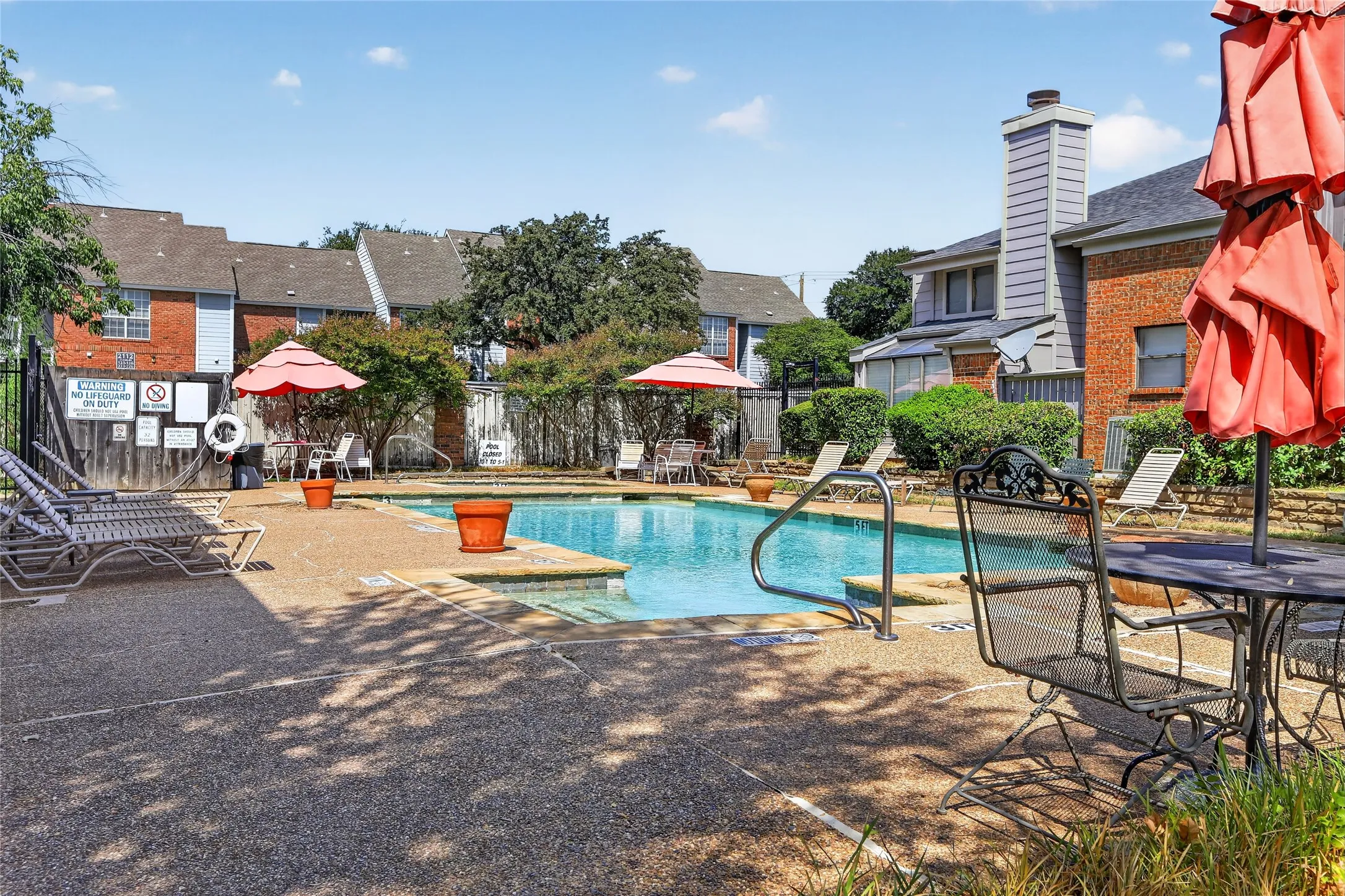 Condominium For Sale in Tarrant County , 2105 Count Fleet Drive 217, Arlington, Texas 76011, 1 Bedroom, 1 Bathroom, Garage spaces, 750 Sqft, built in 1983, mls#21407799, Real Estate Agent in Arlington, Homes For Sale in Tarrant county, Homes For Sale in Arlington, Realtor in Arlington Texas, Real Estate Brokerage Independent Realty Texas, Luminita Cordes Realtor