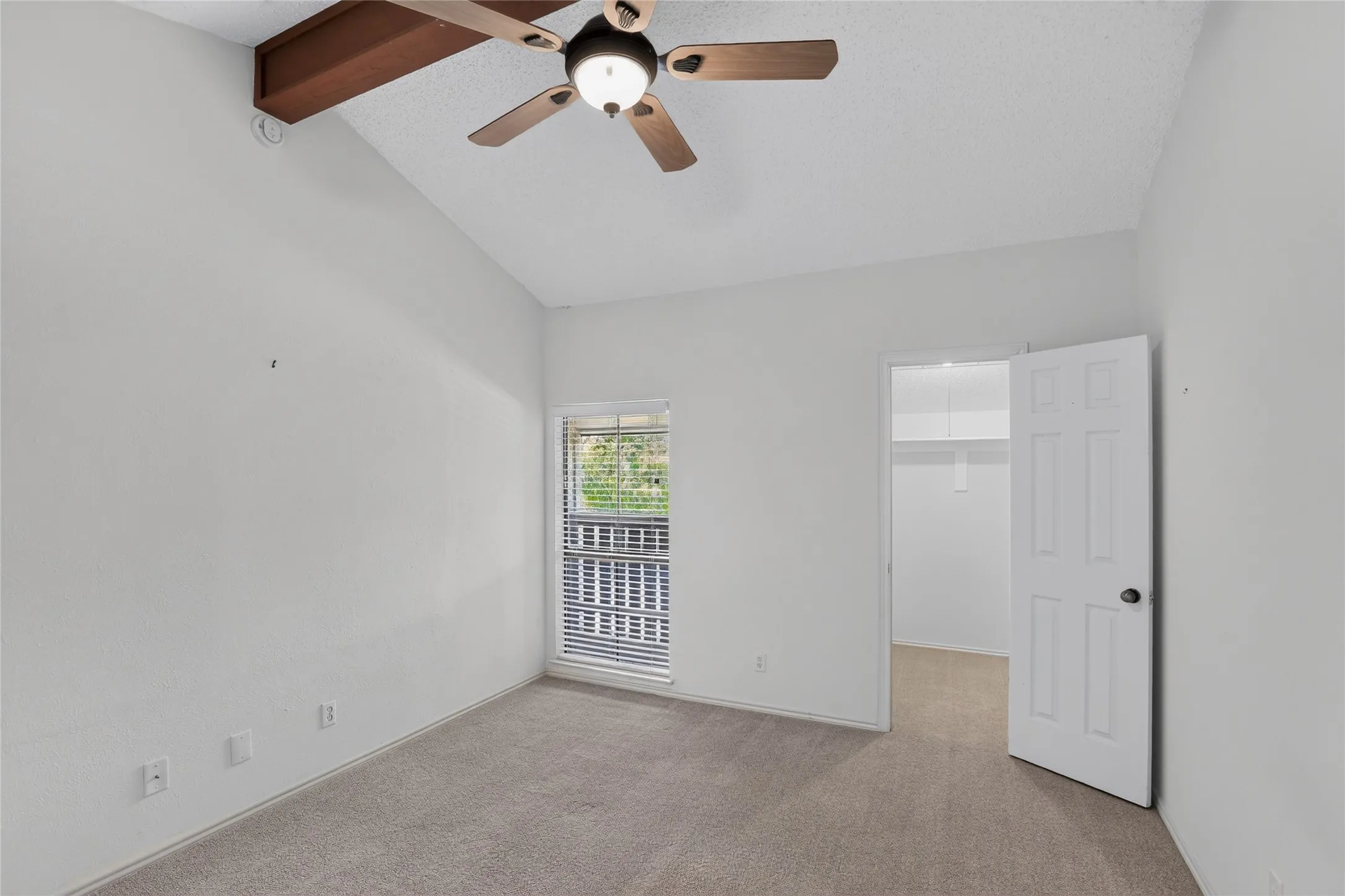 Condominium For Sale in Tarrant County , 2105 Count Fleet Drive 217, Arlington, Texas 76011, 1 Bedroom, 1 Bathroom, Garage spaces, 750 Sqft, built in 1983, mls#21407799, Real Estate Agent in Arlington, Homes For Sale in Tarrant county, Homes For Sale in Arlington, Realtor in Arlington Texas, Real Estate Brokerage Independent Realty Texas, Luminita Cordes Realtor