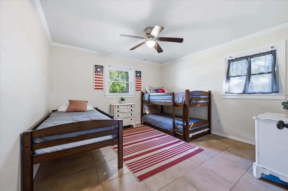 Single Family Residence For Sale in Parker County , 100 Hill Top Court, Willow Park, Texas 76087, 4 Bedroom, 2 Bathroom, 2 Garage spaces, 1,772 Sqft, built in 1967, mls#21407026, Real Estate Agent in Willow Park, Homes For Sale in Parker county, Homes For Sale in Willow Park, Realtor in Willow Park Texas, Real Estate Brokerage Independent Realty Texas, Luminita Cordes Realtor