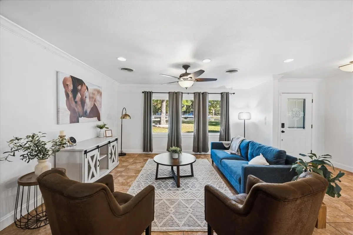 Single Family Residence For Sale in Parker County , 100 Hill Top Court, Willow Park, Texas 76087, 4 Bedroom, 2 Bathroom, 2 Garage spaces, 1,772 Sqft, built in 1967, mls#21407026, Real Estate Agent in Willow Park, Homes For Sale in Parker county, Homes For Sale in Willow Park, Realtor in Willow Park Texas, Real Estate Brokerage Independent Realty Texas, Luminita Cordes Realtor