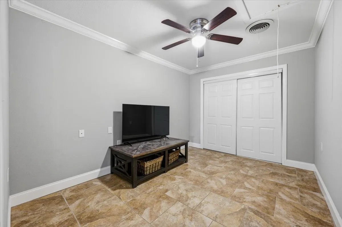 Single Family Residence For Sale in Parker County , 100 Hill Top Court, Willow Park, Texas 76087, 4 Bedroom, 2 Bathroom, 2 Garage spaces, 1,772 Sqft, built in 1967, mls#21407026, Real Estate Agent in Willow Park, Homes For Sale in Parker county, Homes For Sale in Willow Park, Realtor in Willow Park Texas, Real Estate Brokerage Independent Realty Texas, Luminita Cordes Realtor