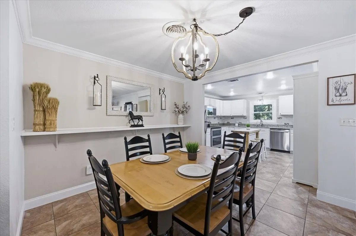 Single Family Residence For Sale in Parker County , 100 Hill Top Court, Willow Park, Texas 76087, 4 Bedroom, 2 Bathroom, 2 Garage spaces, 1,772 Sqft, built in 1967, mls#21407026, Real Estate Agent in Willow Park, Homes For Sale in Parker county, Homes For Sale in Willow Park, Realtor in Willow Park Texas, Real Estate Brokerage Independent Realty Texas, Luminita Cordes Realtor