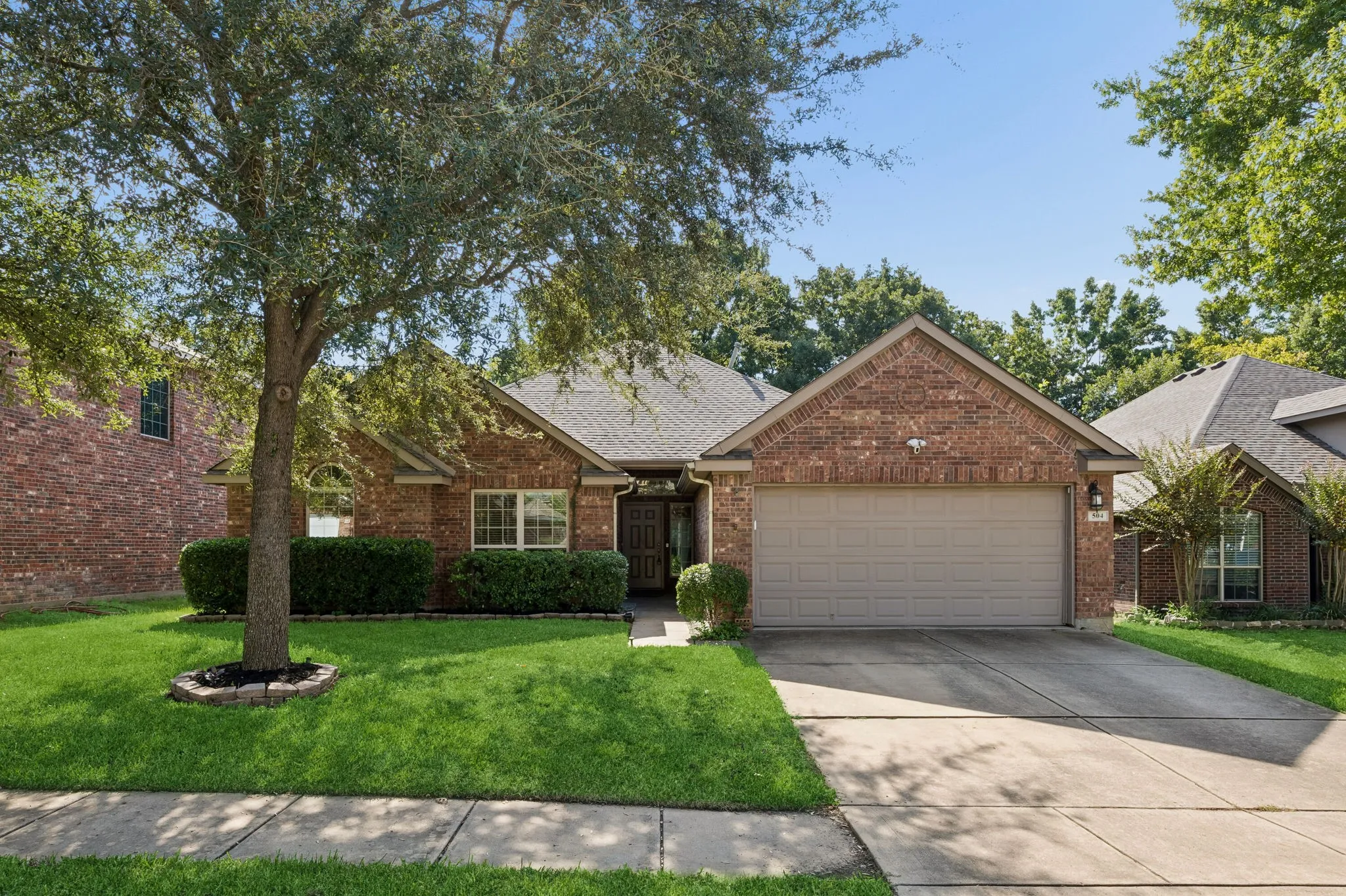 Single Family Residence For Sale in Tarrant County , 504 Valencia Drive, Arlington, Texas 76002, 4 Bedroom, 2 Bathroom, 2 Garage spaces, 2,231 Sqft, built in 2008, mls#21407662, Real Estate Agent in Arlington, Homes For Sale in Tarrant county, Homes For Sale in Arlington, Realtor in Arlington Texas, Real Estate Brokerage Independent Realty Texas, Luminita Cordes Realtor