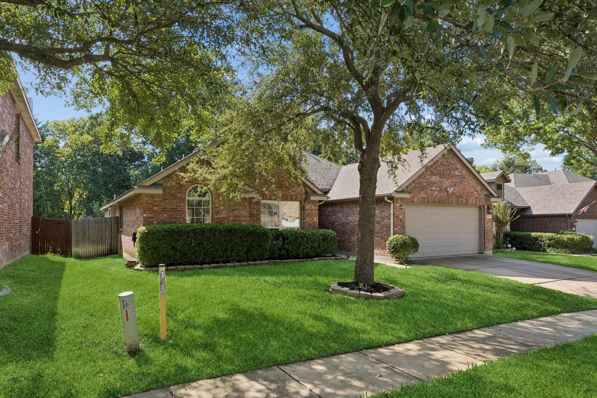 Single Family Residence For Sale in Tarrant County , 504 Valencia Drive, Arlington, Texas 76002, 4 Bedroom, 2 Bathroom, 2 Garage spaces, 2,231 Sqft, built in 2008, mls#21407662, Real Estate Agent in Arlington, Homes For Sale in Tarrant county, Homes For Sale in Arlington, Realtor in Arlington Texas, Real Estate Brokerage Independent Realty Texas, Luminita Cordes Realtor