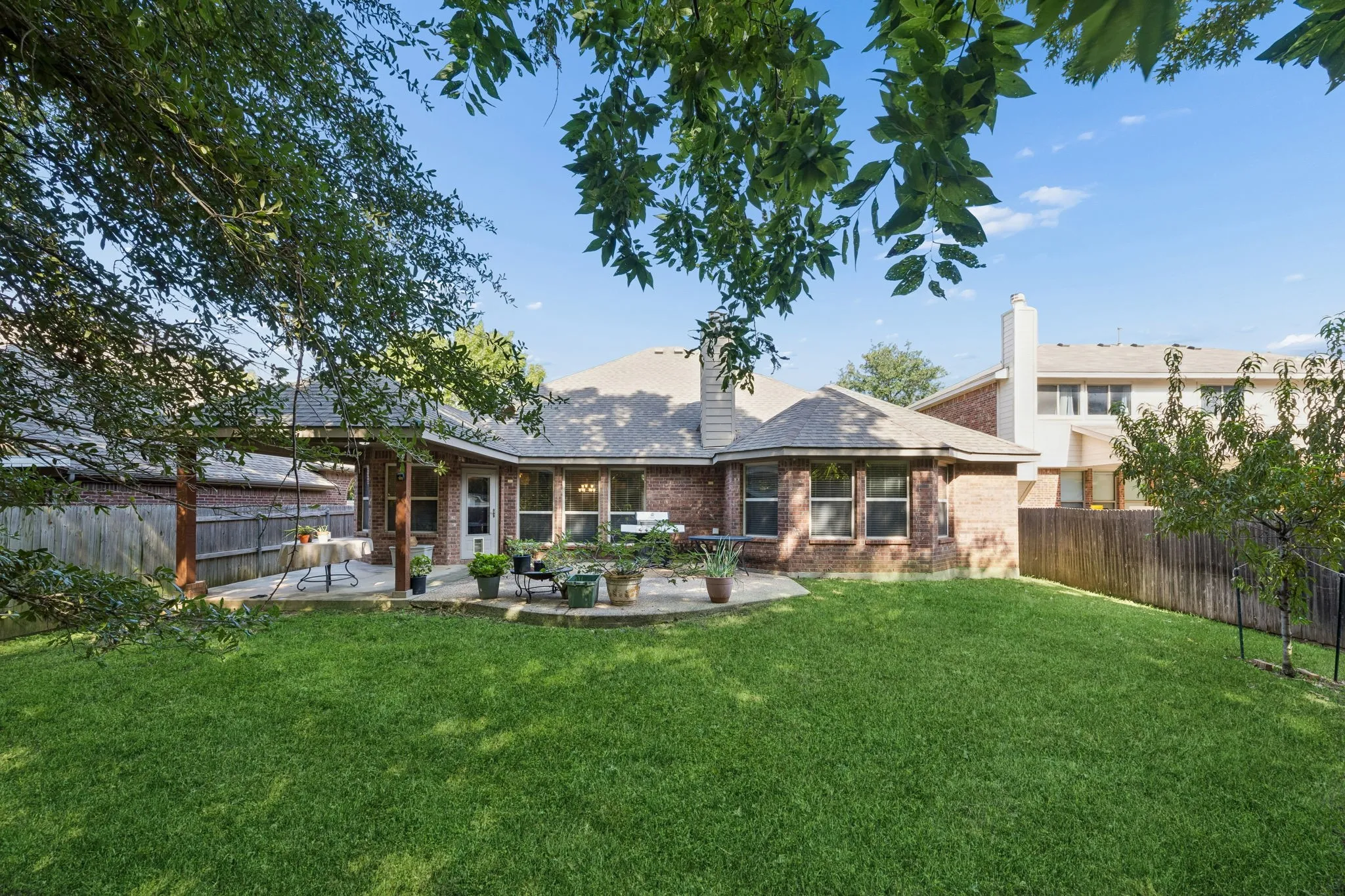 Single Family Residence For Sale in Tarrant County , 504 Valencia Drive, Arlington, Texas 76002, 4 Bedroom, 2 Bathroom, 2 Garage spaces, 2,231 Sqft, built in 2008, mls#21407662, Real Estate Agent in Arlington, Homes For Sale in Tarrant county, Homes For Sale in Arlington, Realtor in Arlington Texas, Real Estate Brokerage Independent Realty Texas, Luminita Cordes Realtor