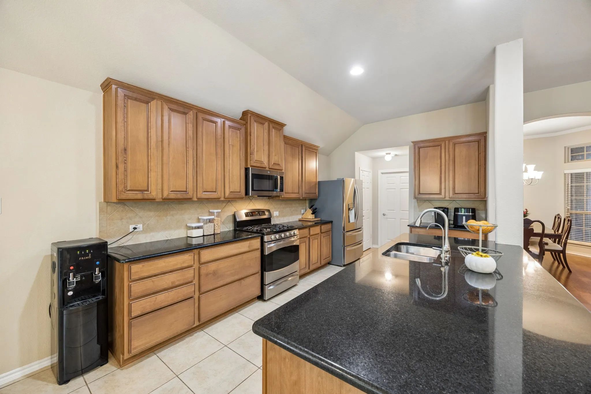 Single Family Residence For Sale in Tarrant County , 504 Valencia Drive, Arlington, Texas 76002, 4 Bedroom, 2 Bathroom, 2 Garage spaces, 2,231 Sqft, built in 2008, mls#21407662, Real Estate Agent in Arlington, Homes For Sale in Tarrant county, Homes For Sale in Arlington, Realtor in Arlington Texas, Real Estate Brokerage Independent Realty Texas, Luminita Cordes Realtor