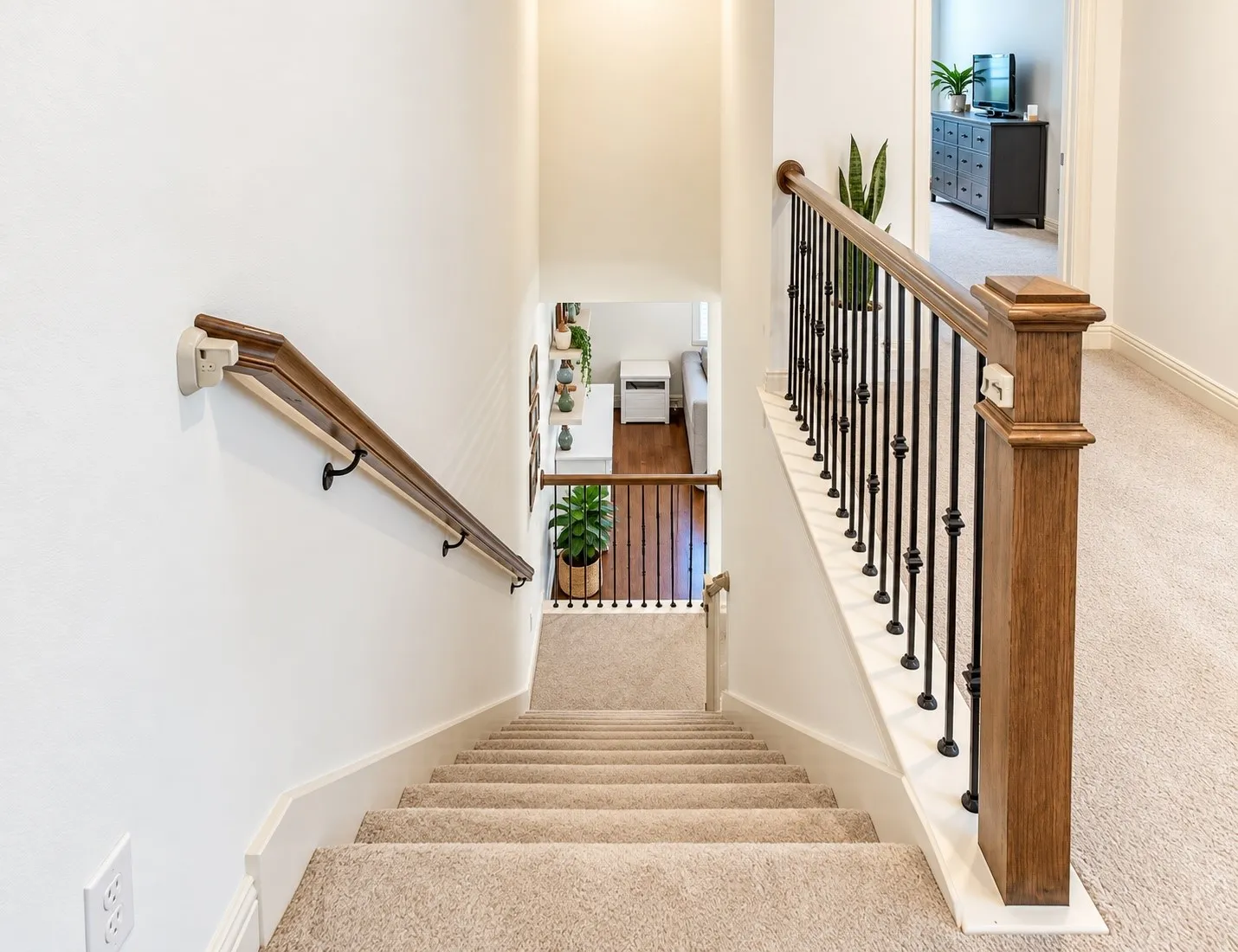 Townhouse For Rent in Denton County , 4687A Dozier Road A, Carrollton, Texas 75010, 3 Bedroom, 3 Bathroom, 2 Garage spaces, 1,984 Sqft, built in 2018, mls#21402913, Real Estate Agent in Carrollton, Homes For Rent in Denton county, Homes For Rent in Carrollton, Realtor in Carrollton Texas, Real Estate Brokerage Independent Realty Texas, Luminita Cordes Realtor