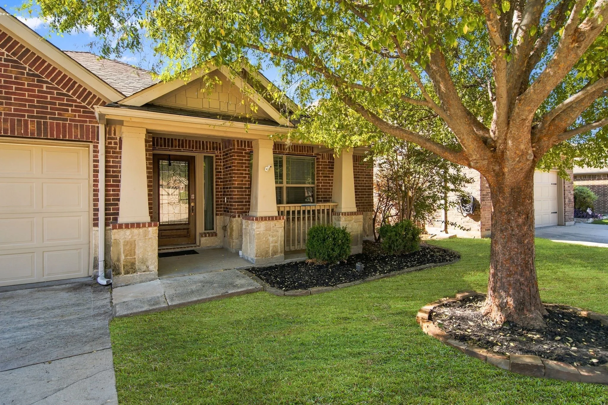 Single Family Residence For Sale in Denton County , 12116 Knots Lane, Frisco, Texas 75036, 4 Bedroom, 2 Bathroom, 2 Garage spaces, 2,013 Sqft, built in 2012, mls#21407759, Real Estate Agent in Frisco, Homes For Sale in Denton county, Homes For Sale in Frisco, Realtor in Frisco Texas, Real Estate Brokerage Independent Realty Texas, Luminita Cordes Realtor