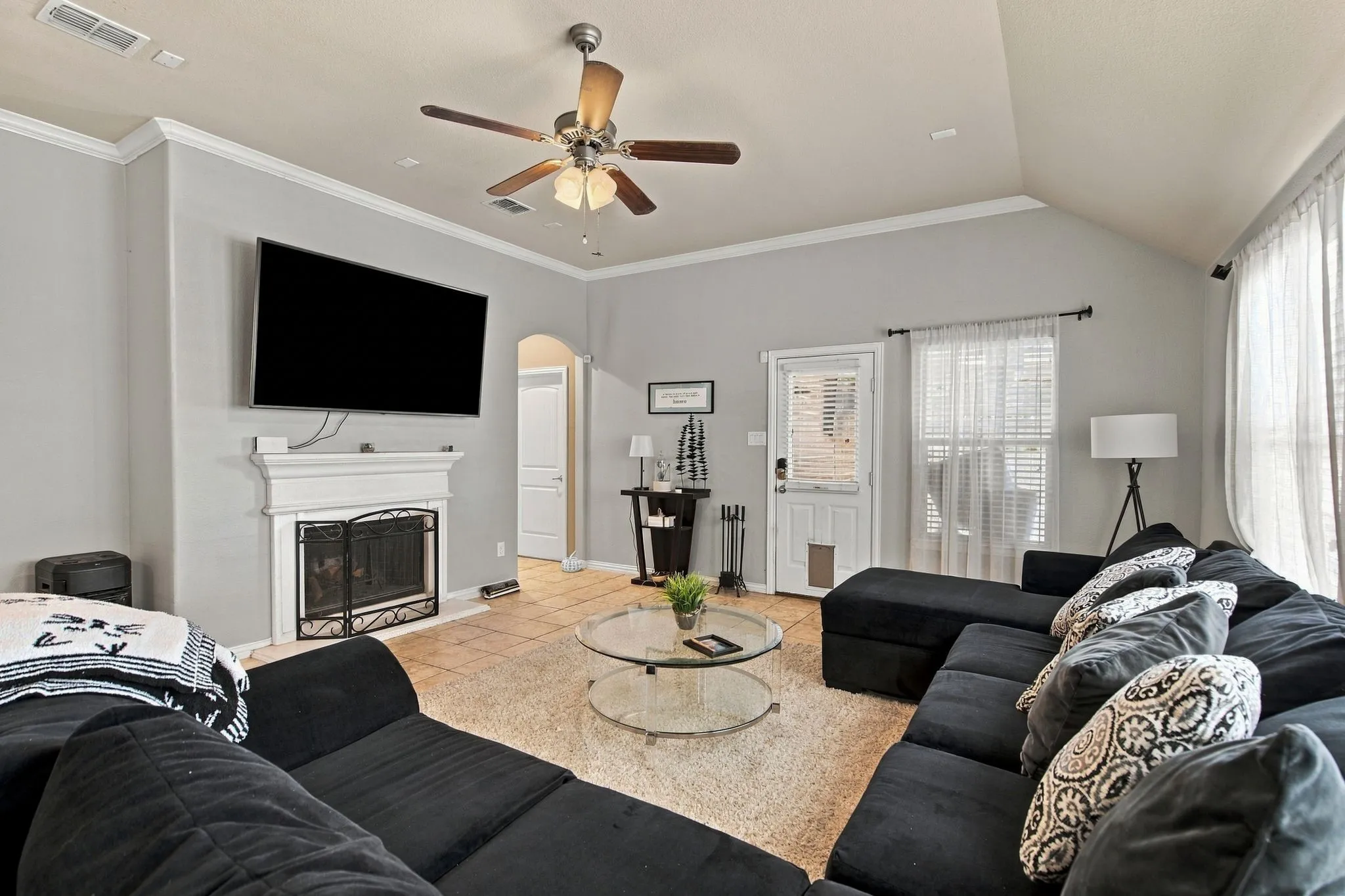Single Family Residence For Sale in Denton County , 12116 Knots Lane, Frisco, Texas 75036, 4 Bedroom, 2 Bathroom, 2 Garage spaces, 2,013 Sqft, built in 2012, mls#21407759, Real Estate Agent in Frisco, Homes For Sale in Denton county, Homes For Sale in Frisco, Realtor in Frisco Texas, Real Estate Brokerage Independent Realty Texas, Luminita Cordes Realtor