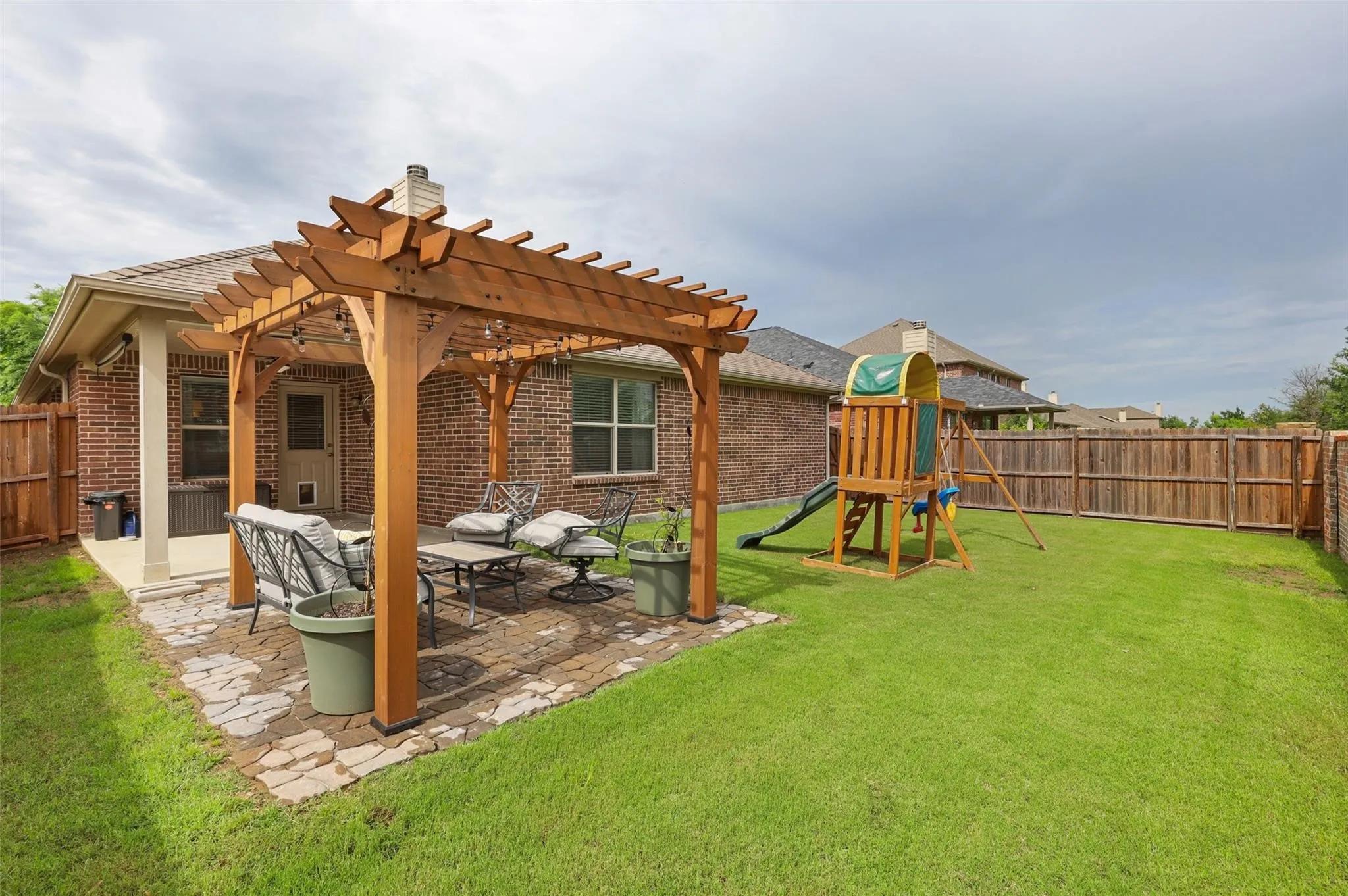 Single Family Residence For Sale in Denton County , 12116 Knots Lane, Frisco, Texas 75036, 4 Bedroom, 2 Bathroom, 2 Garage spaces, 2,013 Sqft, built in 2012, mls#21407759, Real Estate Agent in Frisco, Homes For Sale in Denton county, Homes For Sale in Frisco, Realtor in Frisco Texas, Real Estate Brokerage Independent Realty Texas, Luminita Cordes Realtor