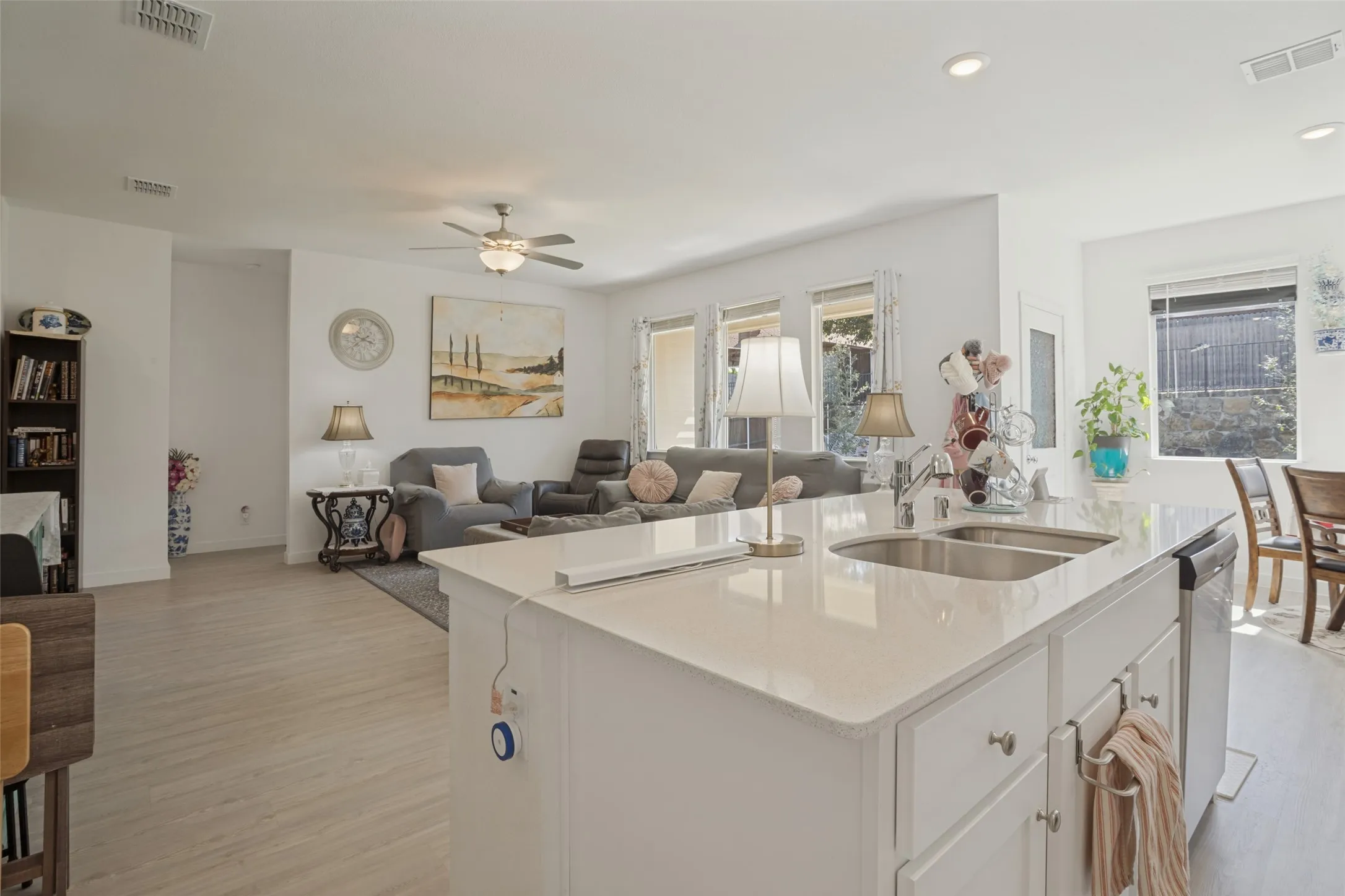 Single Family Residence For Sale in Denton County , 437 Ridge Drive, Justin, Texas 76247, 4 Bedroom, 2 Bathroom, 3 Garage spaces, 1,834 Sqft, built in 2024, mls#21407649, Real Estate Agent in Justin, Homes For Sale in Denton county, Homes For Sale in Justin, Realtor in Justin Texas, Real Estate Brokerage Independent Realty Texas, Luminita Cordes Realtor