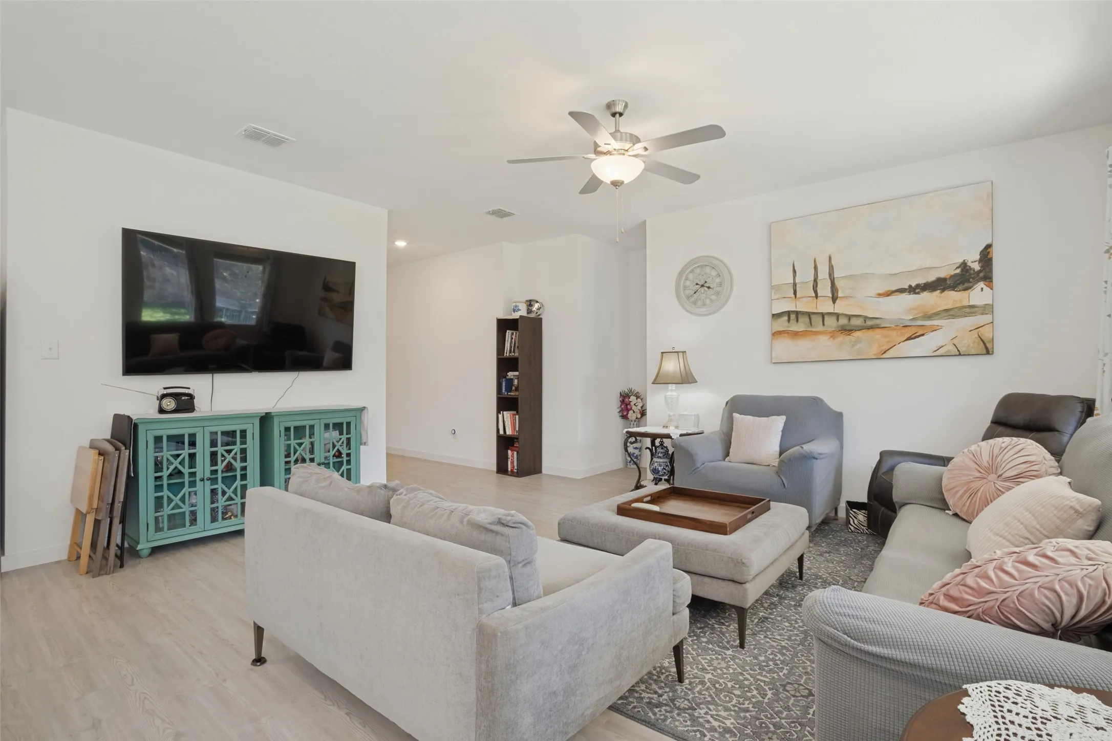Single Family Residence For Sale in Denton County , 437 Ridge Drive, Justin, Texas 76247, 4 Bedroom, 2 Bathroom, 3 Garage spaces, 1,834 Sqft, built in 2024, mls#21407649, Real Estate Agent in Justin, Homes For Sale in Denton county, Homes For Sale in Justin, Realtor in Justin Texas, Real Estate Brokerage Independent Realty Texas, Luminita Cordes Realtor