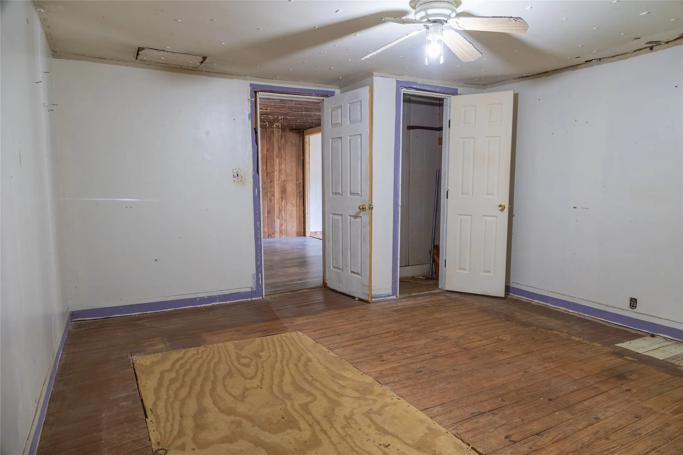 Single Family Residence For Sale in Lamar County , 805 12TH NE, Paris, Texas 75460, 3 Bedroom, 2 Bathroom, Garage spaces, 1,356 Sqft, built in 0, mls#21407800, Real Estate Agent in Paris, Homes For Sale in Lamar county, Homes For Sale in Paris, Realtor in Paris Texas, Real Estate Brokerage Independent Realty Texas, Luminita Cordes Realtor