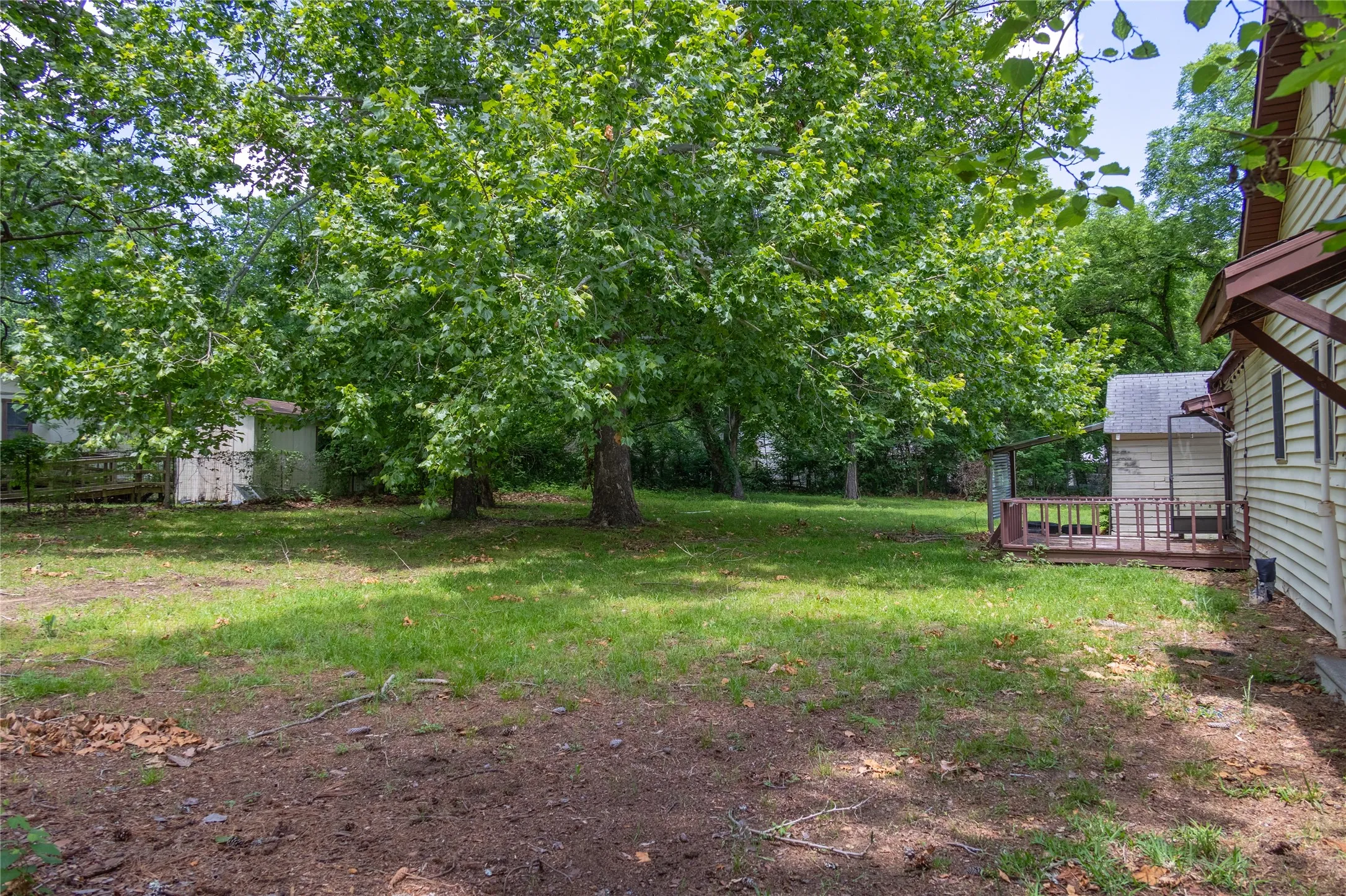 Single Family Residence For Sale in Lamar County , 805 12TH NE, Paris, Texas 75460, 3 Bedroom, 2 Bathroom, Garage spaces, 1,356 Sqft, built in 0, mls#21407800, Real Estate Agent in Paris, Homes For Sale in Lamar county, Homes For Sale in Paris, Realtor in Paris Texas, Real Estate Brokerage Independent Realty Texas, Luminita Cordes Realtor