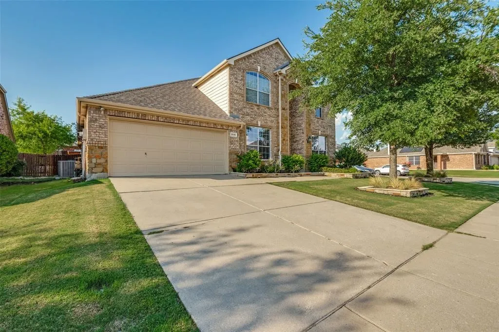 Single Family Residence For Rent in Denton County , 2641 Tradewinds Drive, Little Elm, Texas 75068, 4 Bedroom, 3 Bathroom, 2 Garage spaces, 3,030 Sqft, built in 2006, mls#21407583, Real Estate Agent in Little Elm, Homes For Rent in Denton county, Homes For Rent in Little Elm, Realtor in Little Elm Texas, Real Estate Brokerage Independent Realty Texas, Luminita Cordes Realtor
