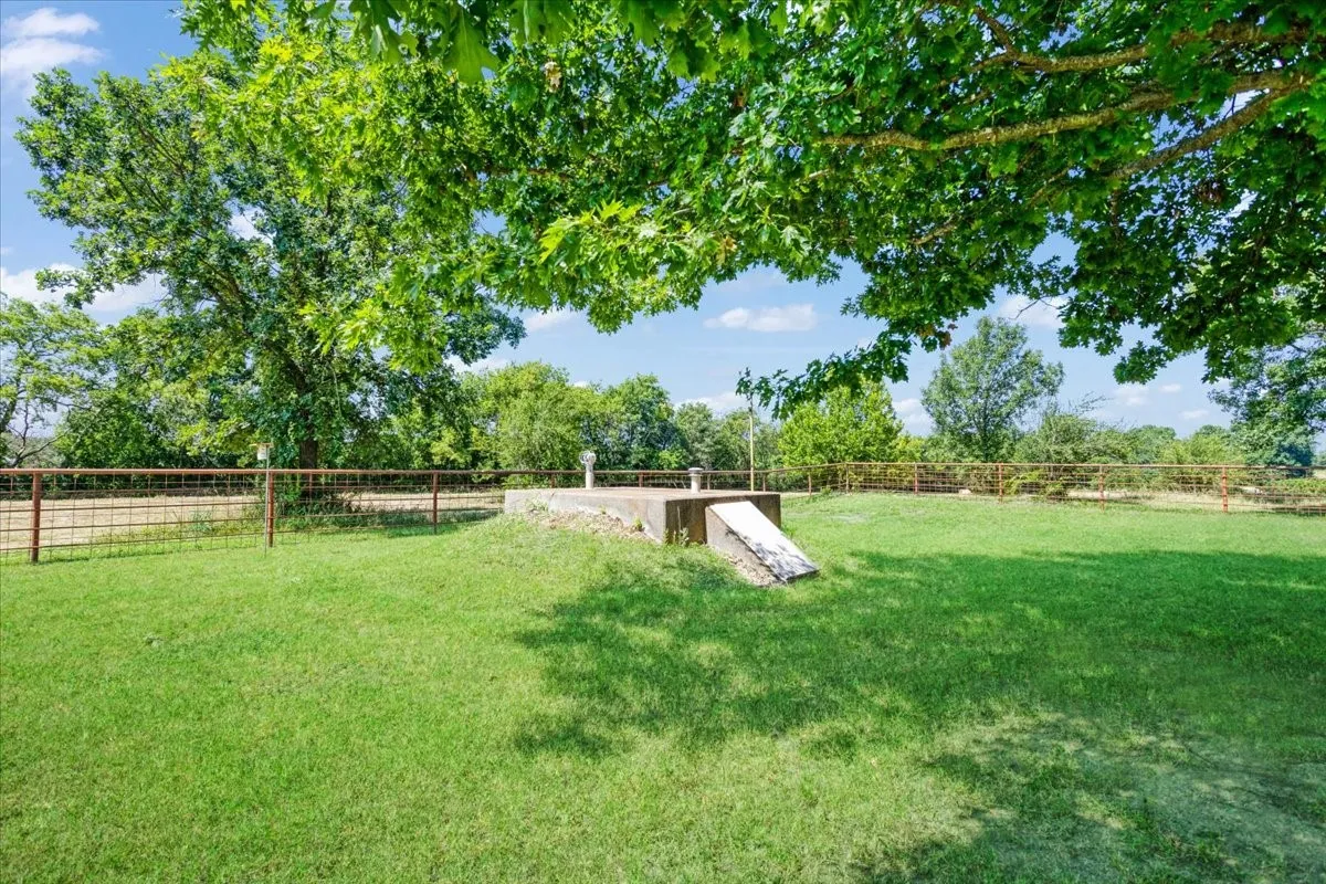 Single Family Residence For Rent in Grayson County , 5393 State Highway 5, Van Alstyne, Texas 75495, 4 Bedroom, 4 Bathroom, 2 Garage spaces, 3,557 Sqft, built in 1992, mls#21407810, Real Estate Agent in Van Alstyne, Homes For Rent in Grayson county, Homes For Rent in Van Alstyne, Realtor in Van Alstyne Texas, Real Estate Brokerage Independent Realty Texas, Luminita Cordes Realtor