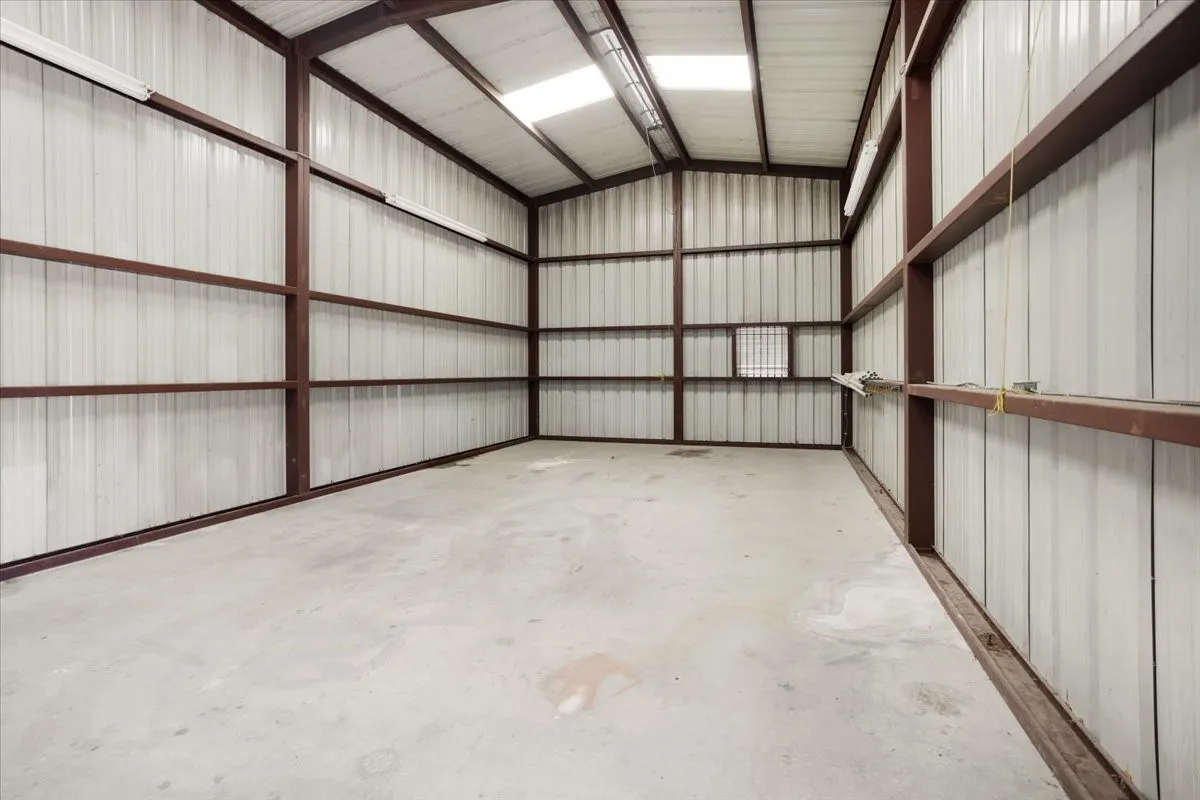 Single Family Residence For Rent in Grayson County , 5393 State Highway 5, Van Alstyne, Texas 75495, 4 Bedroom, 4 Bathroom, 2 Garage spaces, 3,557 Sqft, built in 1992, mls#21407810, Real Estate Agent in Van Alstyne, Homes For Rent in Grayson county, Homes For Rent in Van Alstyne, Realtor in Van Alstyne Texas, Real Estate Brokerage Independent Realty Texas, Luminita Cordes Realtor