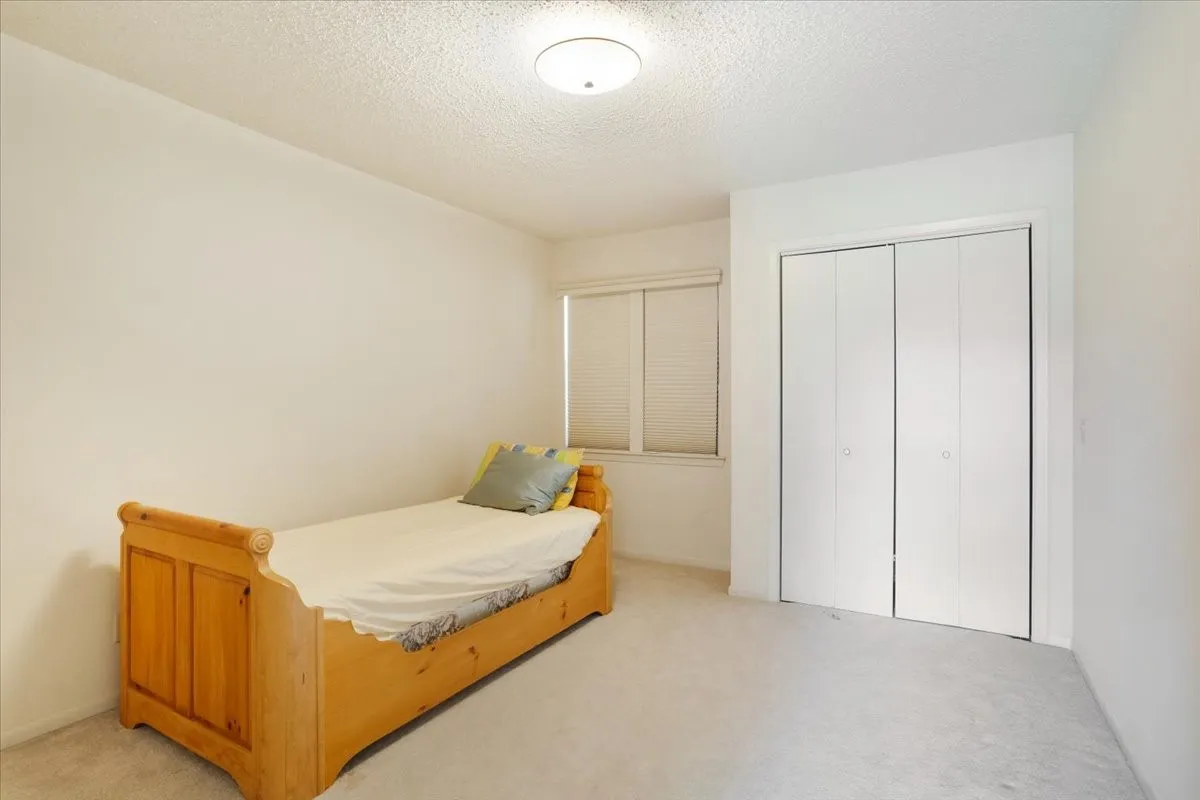 Single Family Residence For Rent in Grayson County , 5393 State Highway 5, Van Alstyne, Texas 75495, 4 Bedroom, 4 Bathroom, 2 Garage spaces, 3,557 Sqft, built in 1992, mls#21407810, Real Estate Agent in Van Alstyne, Homes For Rent in Grayson county, Homes For Rent in Van Alstyne, Realtor in Van Alstyne Texas, Real Estate Brokerage Independent Realty Texas, Luminita Cordes Realtor