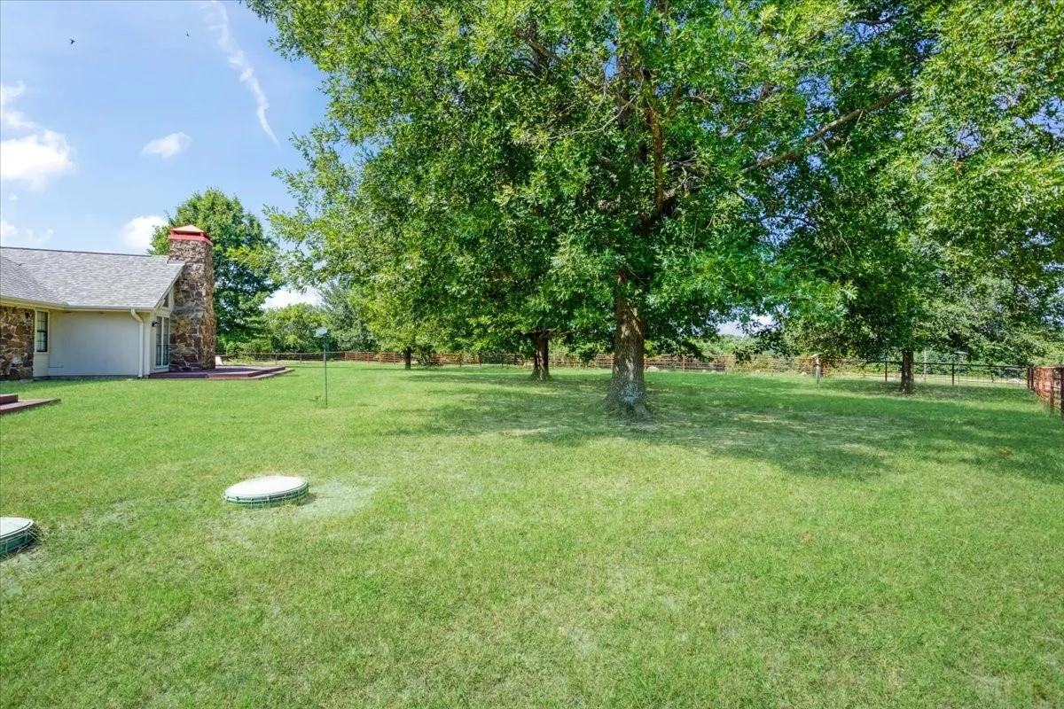 Single Family Residence For Rent in Grayson County , 5393 State Highway 5, Van Alstyne, Texas 75495, 4 Bedroom, 4 Bathroom, 2 Garage spaces, 3,557 Sqft, built in 1992, mls#21407810, Real Estate Agent in Van Alstyne, Homes For Rent in Grayson county, Homes For Rent in Van Alstyne, Realtor in Van Alstyne Texas, Real Estate Brokerage Independent Realty Texas, Luminita Cordes Realtor