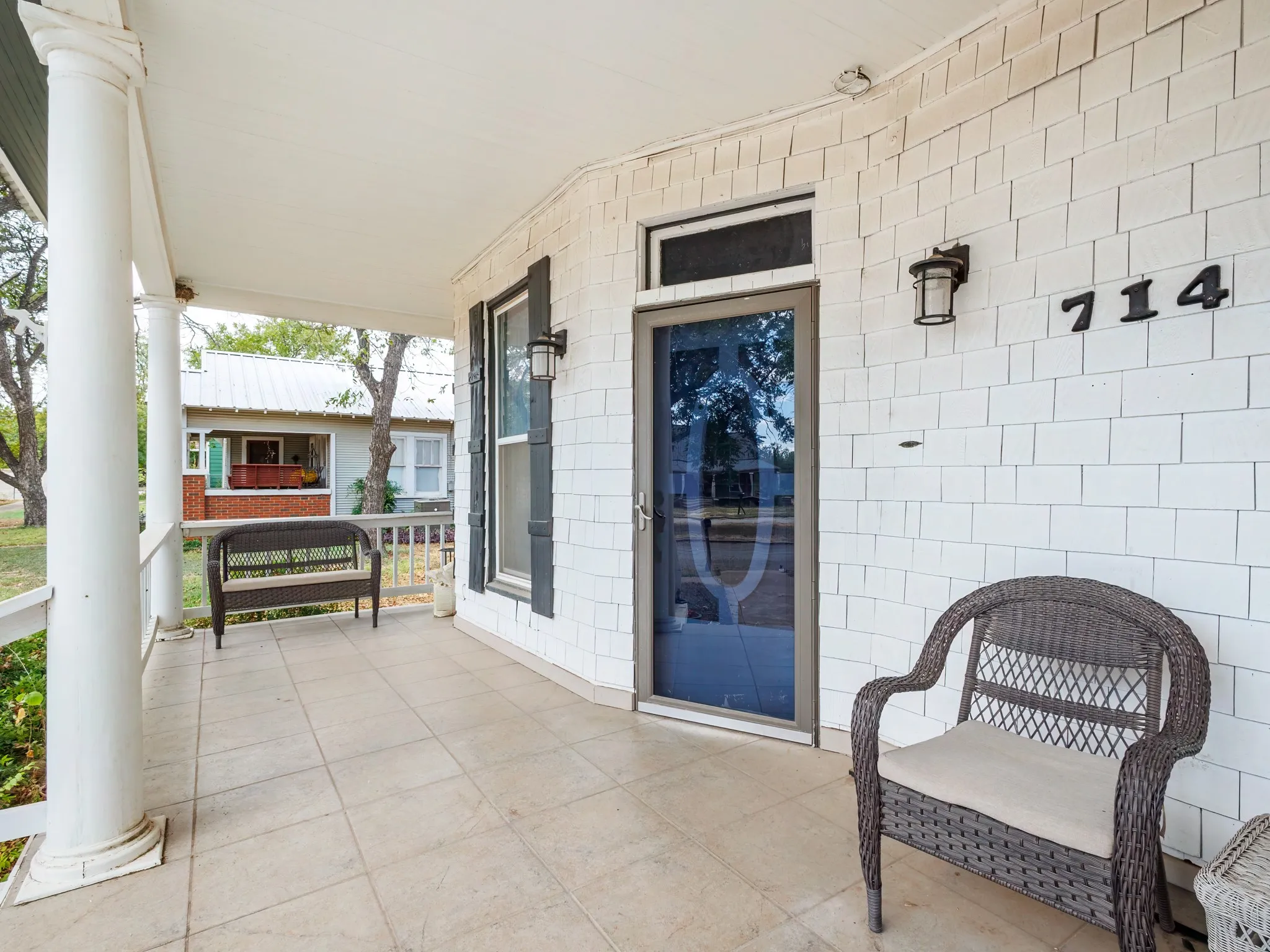 Single Family Residence For Sale in Coleman County , 714 W College Avenue, Coleman, Texas 76834, 3 Bedroom, 2 Bathroom, 1 Garage spaces, 1,570 Sqft, built in 1935, mls#21406051, Real Estate Agent in Coleman, Homes For Sale in Coleman county, Homes For Sale in Coleman, Realtor in Coleman Texas, Real Estate Brokerage Independent Realty Texas, Luminita Cordes Realtor